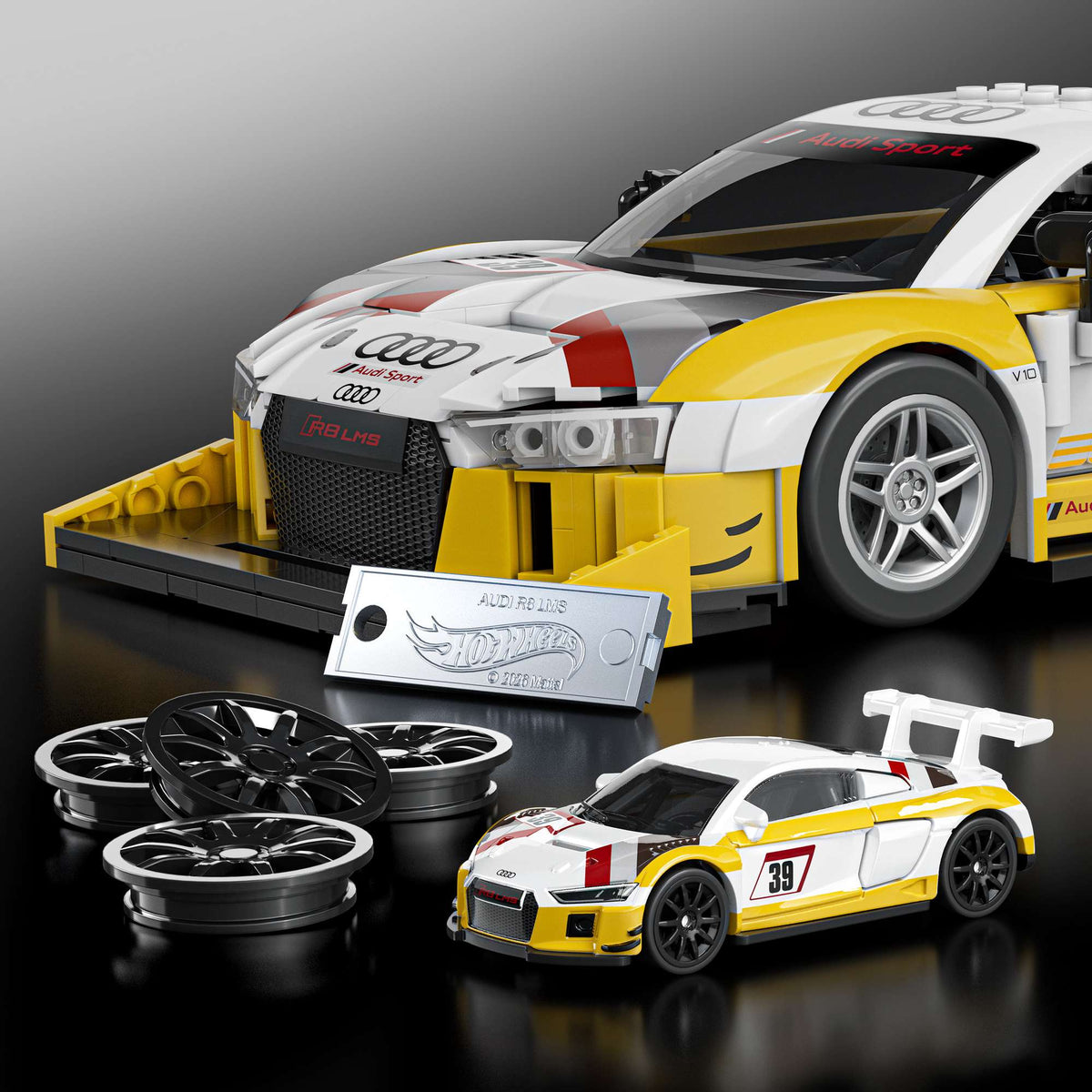 Hot Wheels Audi R8 LMS Building Set, 820 Pieces
