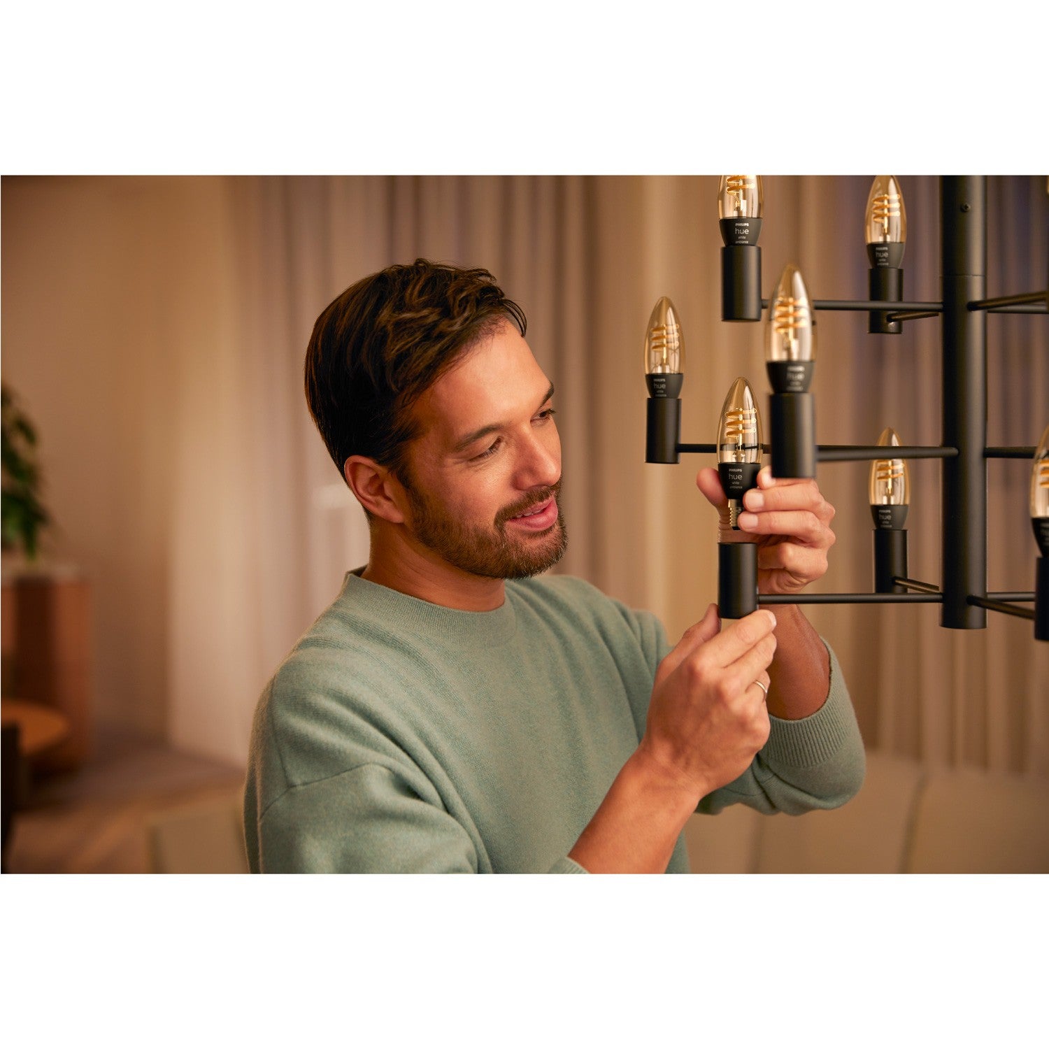 Hue White Ambiance Filament E14 Krone 350 lm 1-pack