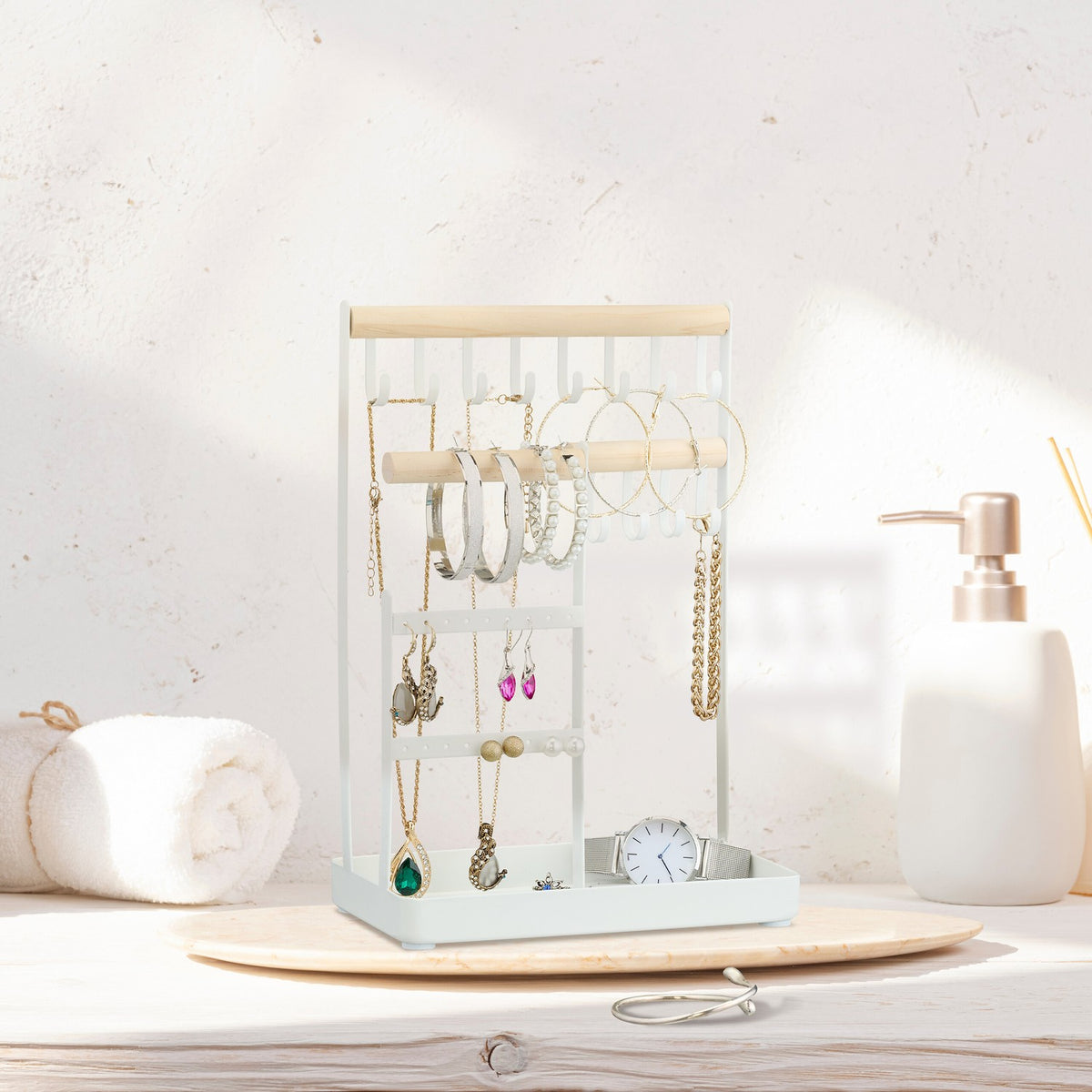 Jewelery holder in wood and iron