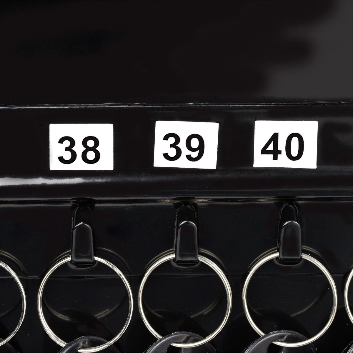 Key cabinet with lock