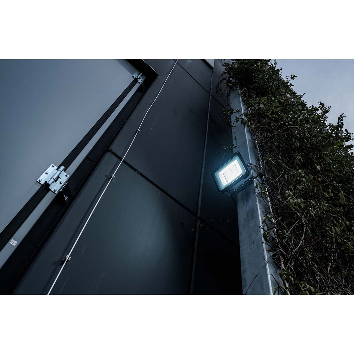 LED Spotlight JARO 14060 / LED Floodlight 100W for outdoor use (LED Outdoor Light for wall mounting, with 11500lm, made of high quality aluminium, IP65)