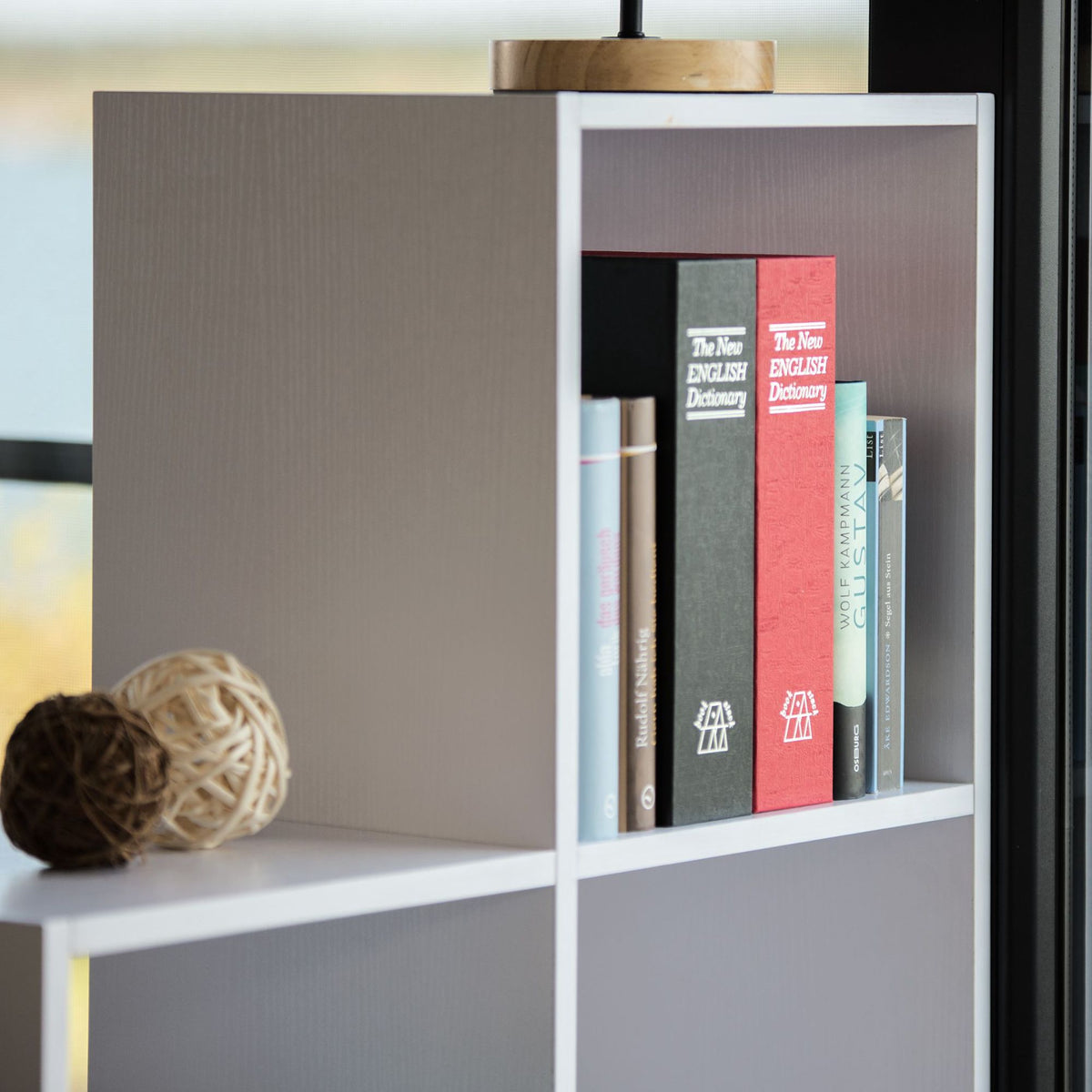 Large lockable book compartment