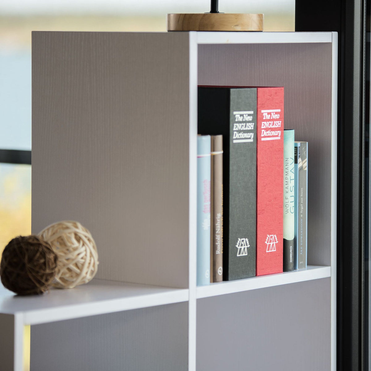 Large lockable book compartment