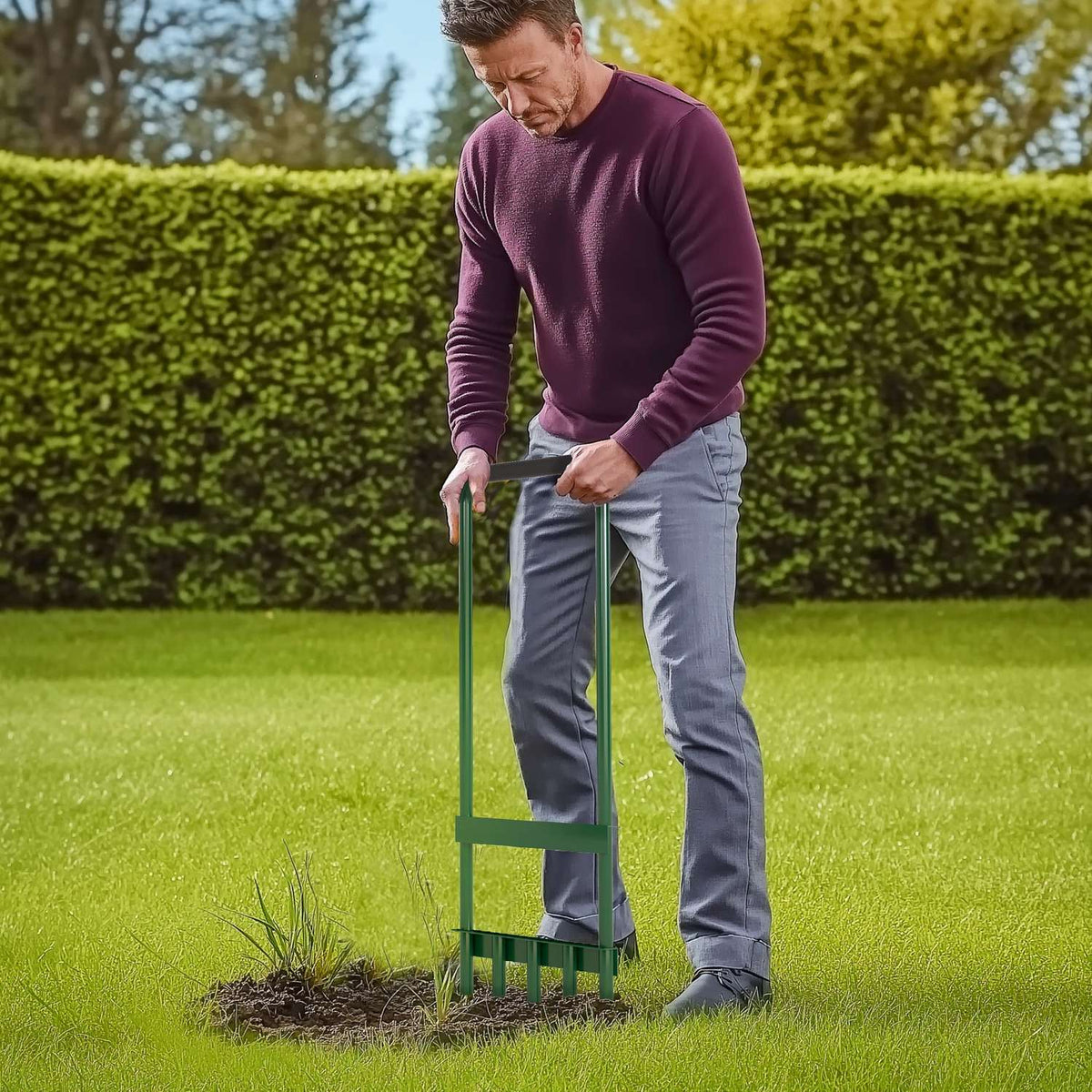 Lawn aerator for lawns 30cm wide manual lawn aerator with non-slip handle, garden tools ground rail, scarifier lawn woodpecker, ground aeration lawn care for garden yards |