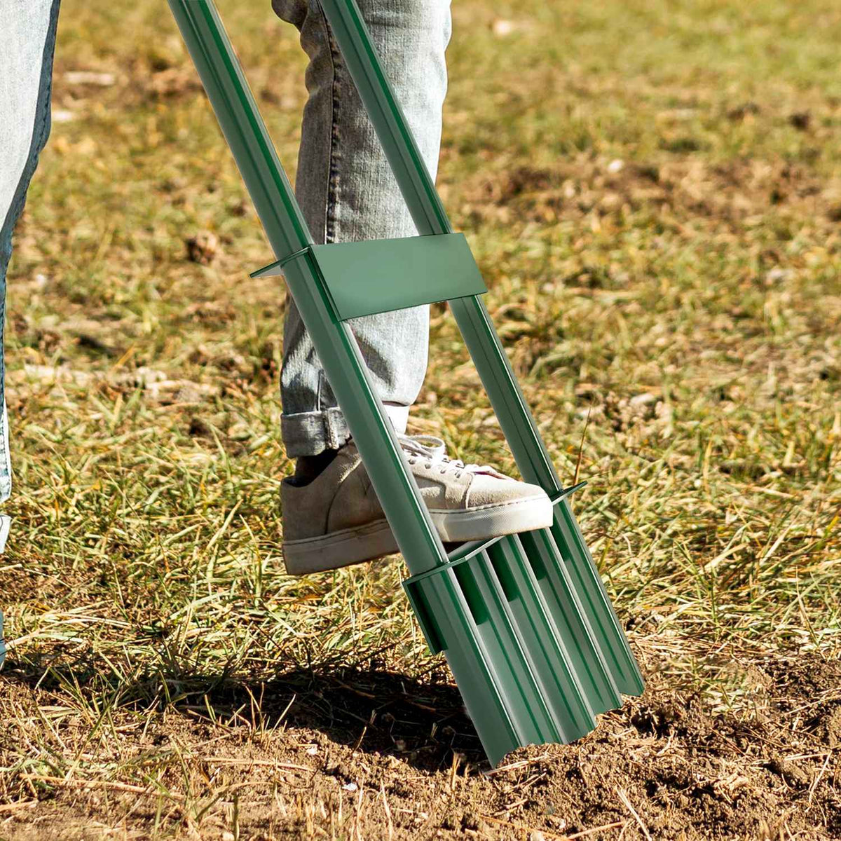Lawn aerator for lawns 30cm wide manual lawn aerator with non-slip handle, garden tools ground rail, scarifier lawn woodpecker, ground aeration lawn care for garden yards |