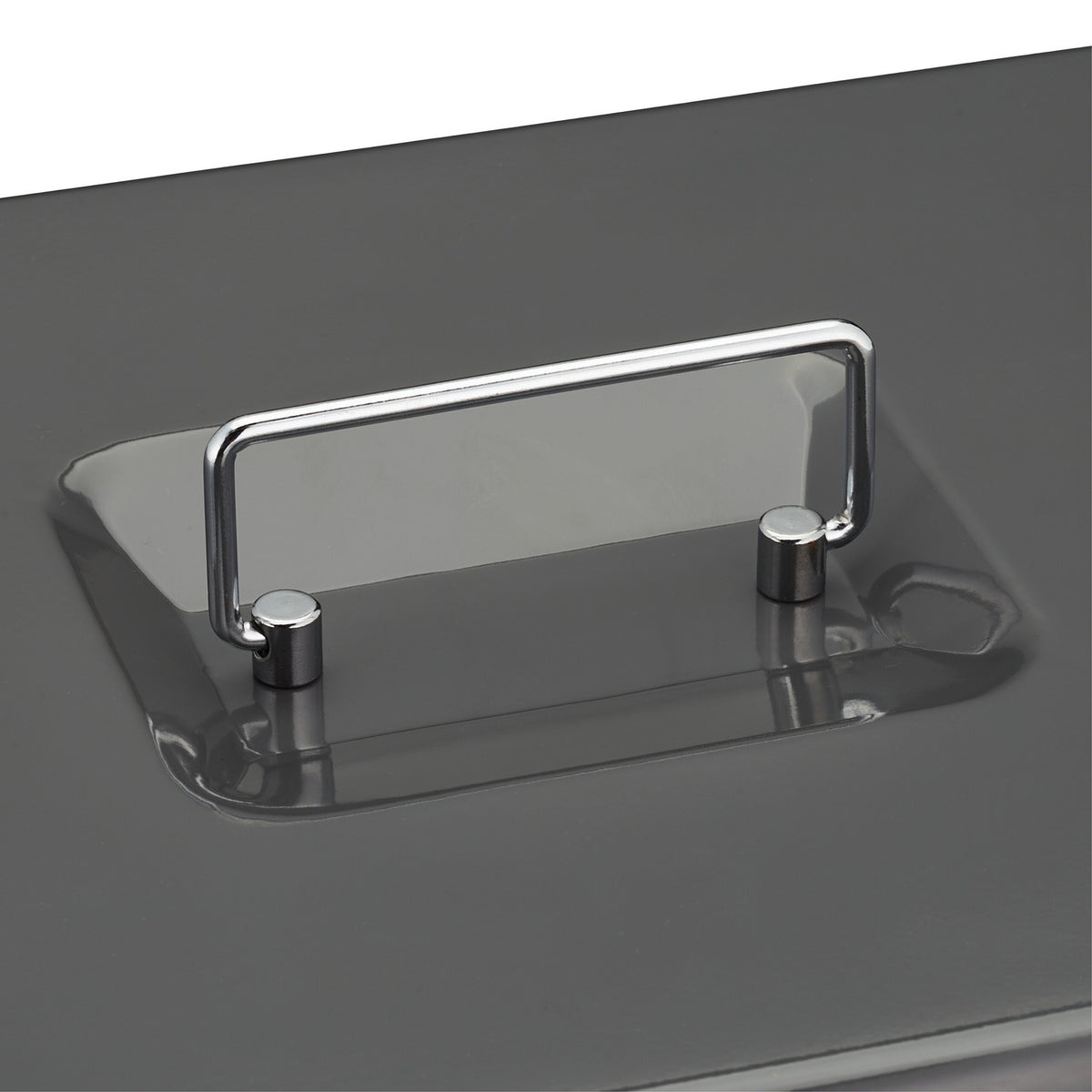 Lockable cash drawer