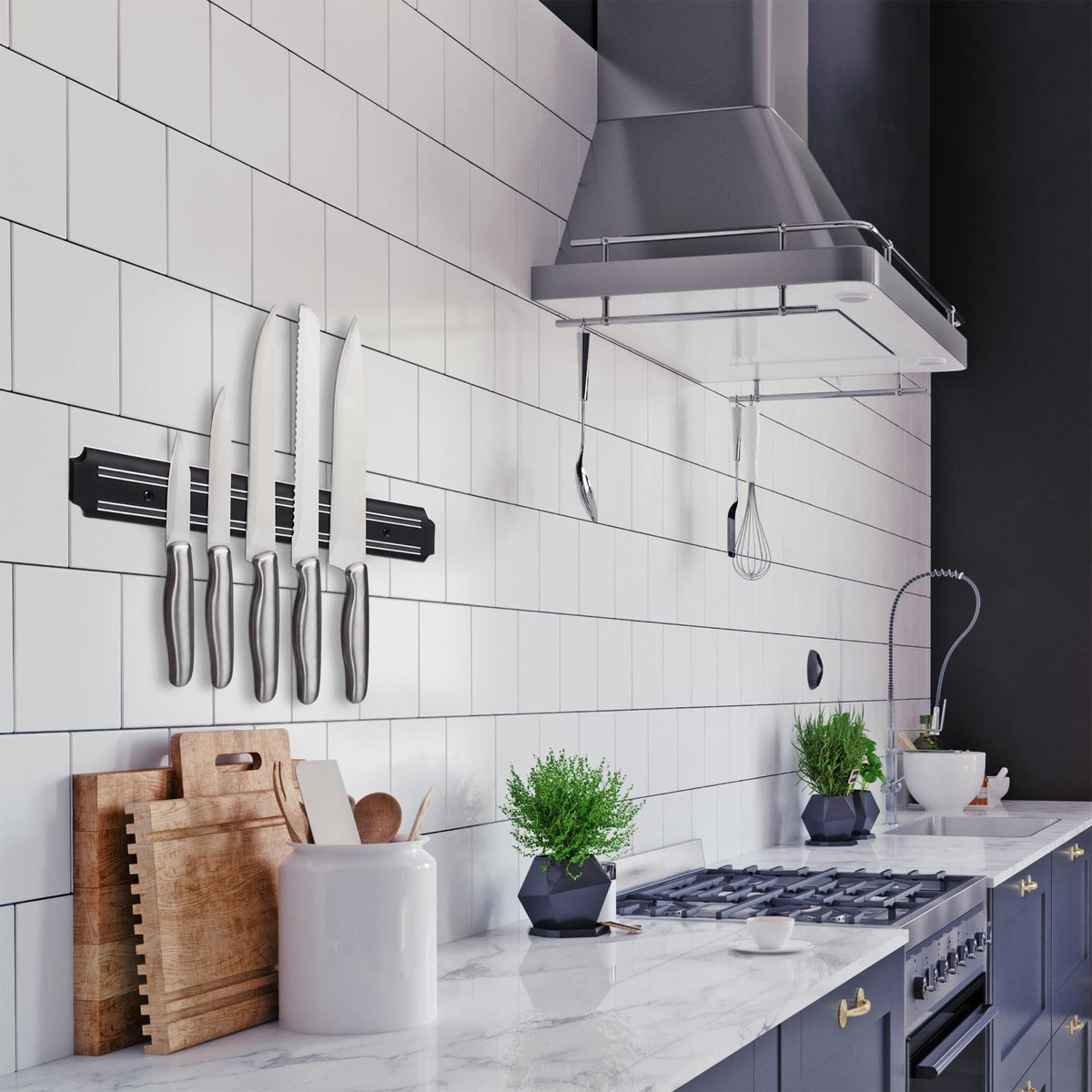 Magnetic bar black