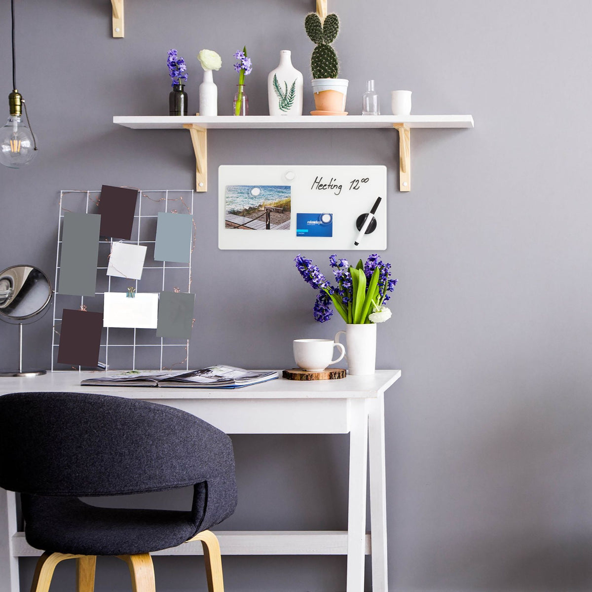 Magnetic board in black glass