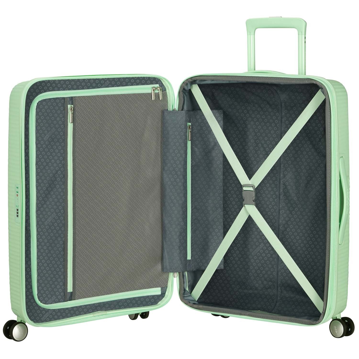 Medium Pastel Green Suitcase – 67cm Spinner