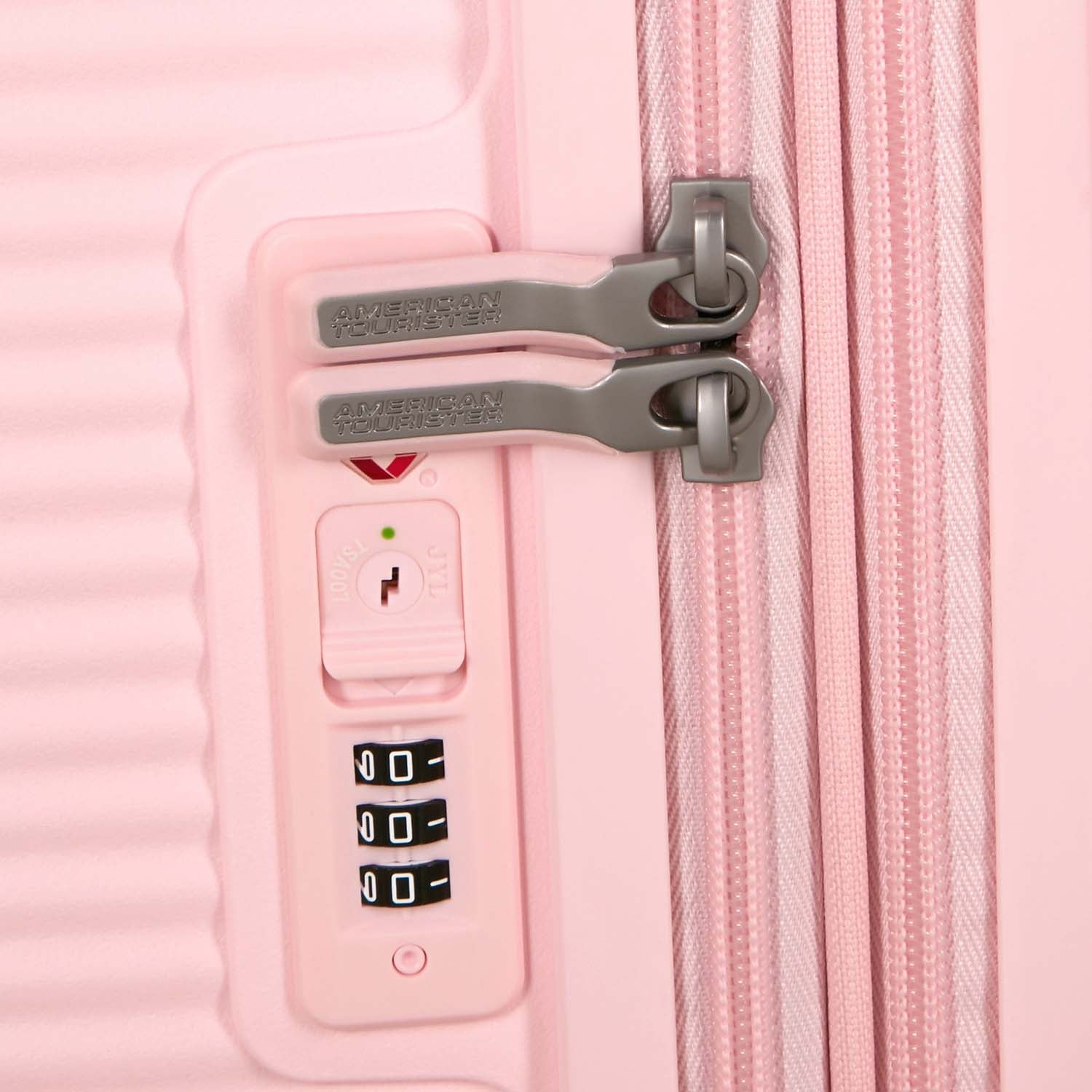 Medium Pastel Pink Suitcase, 67 cm Spinner