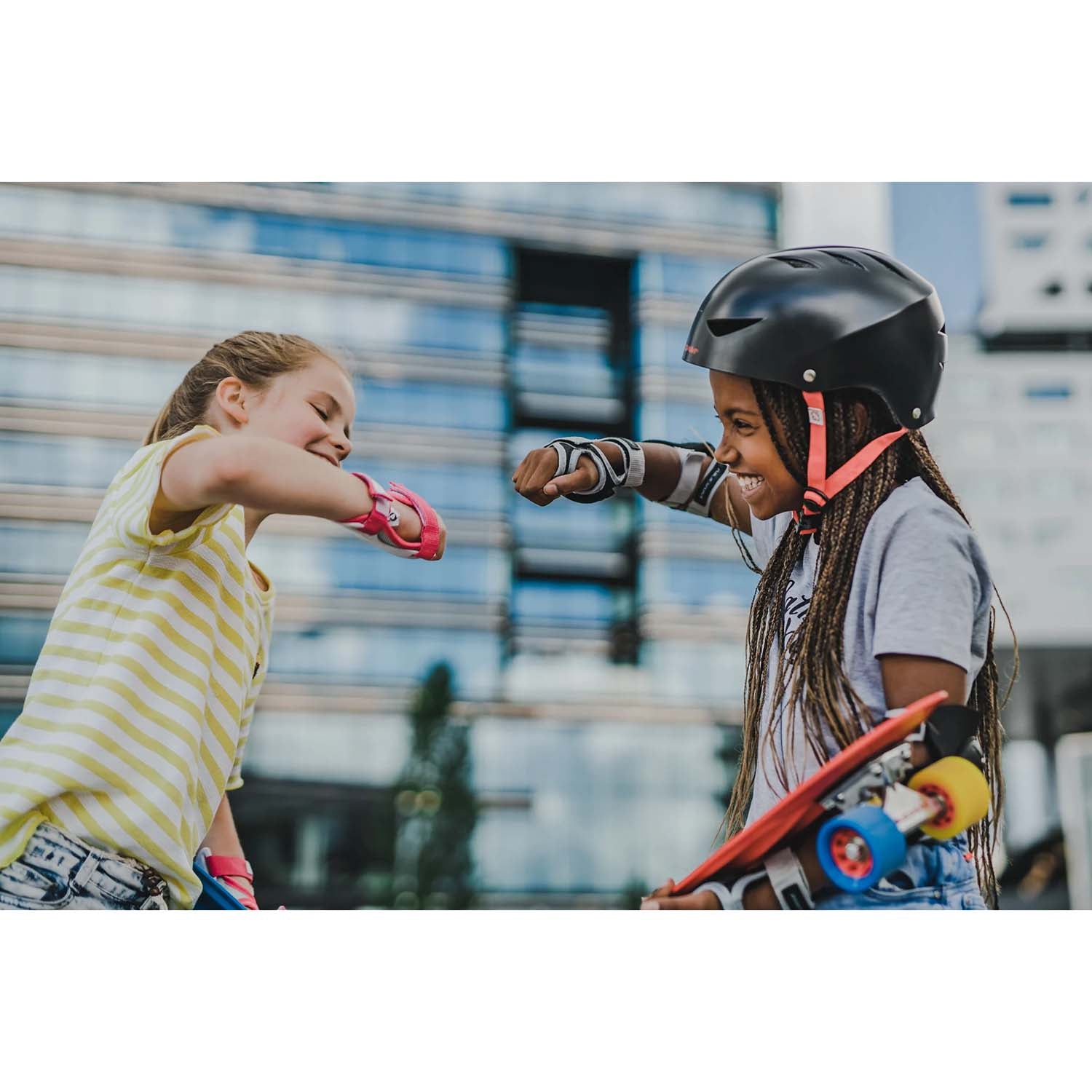Medium Skate Helmet, Impact-Resistant ABS, Adjustable Fit