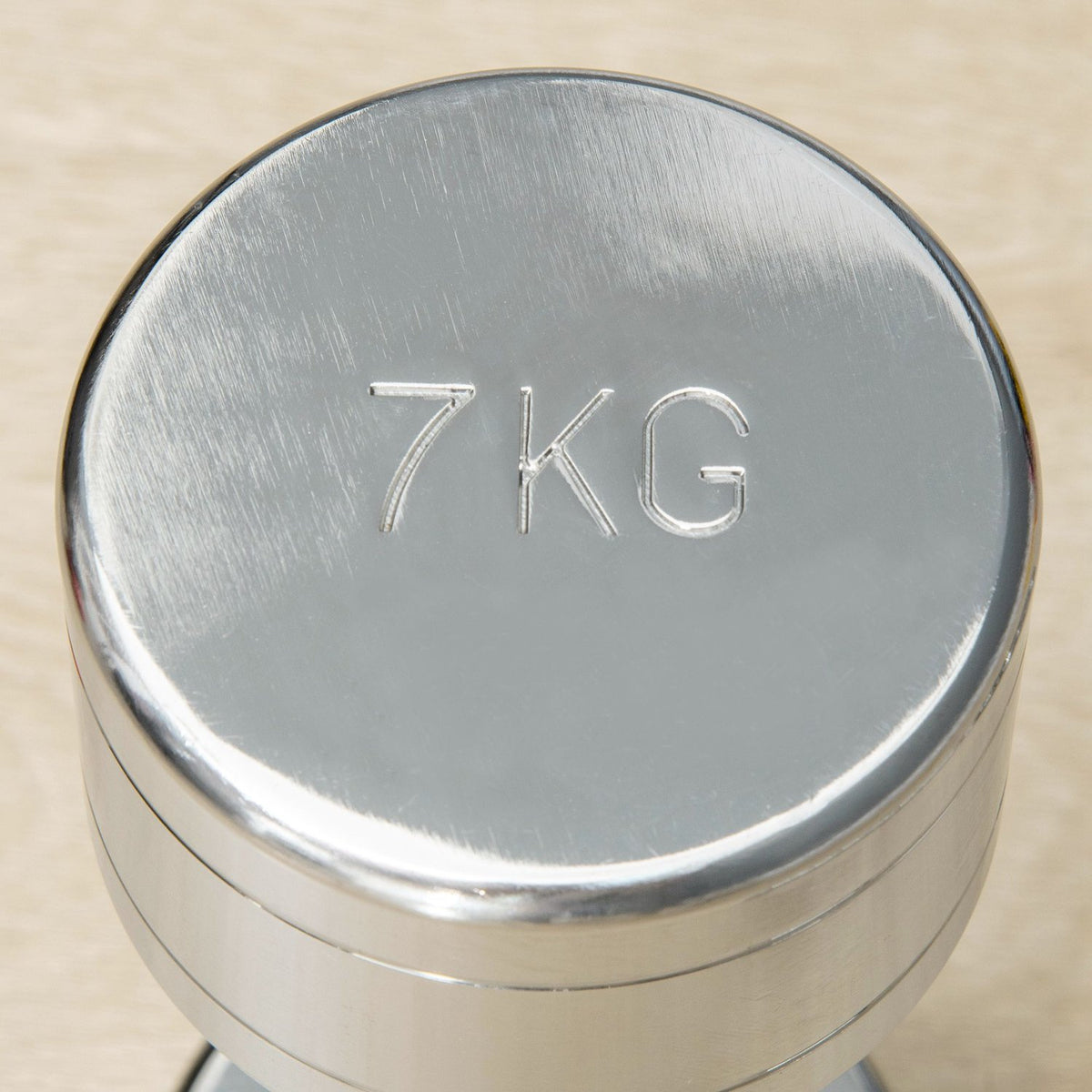 Metal Dumbbells Set Of 2 2 X 7 Kg Dumbbells With Knurled Handle, Compact Shape, Non-Slip Fitness Dumbbells, Silver, 24X9X9 Cm