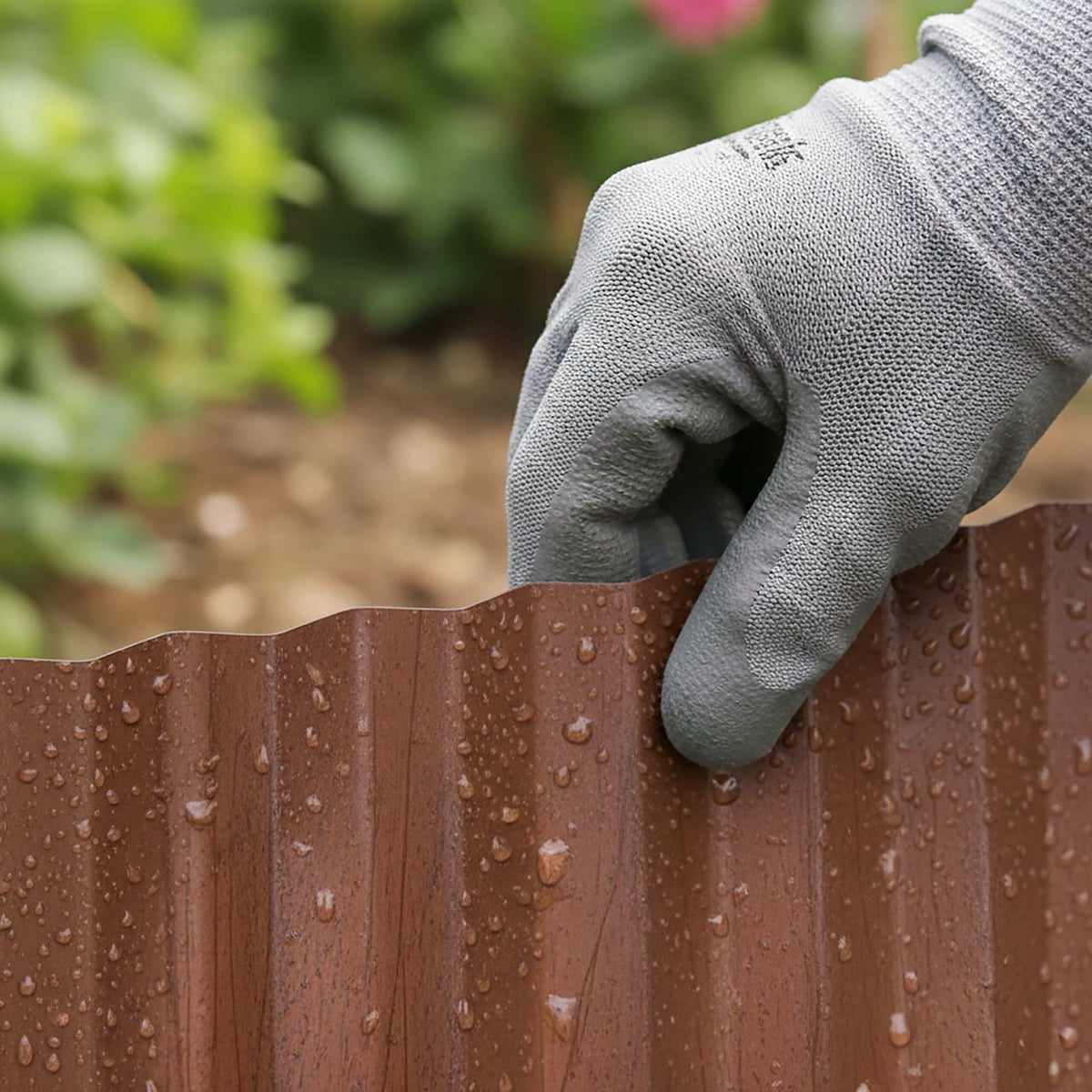 Metal Garden Bed Edging, Rust Finish, Weed Barrier