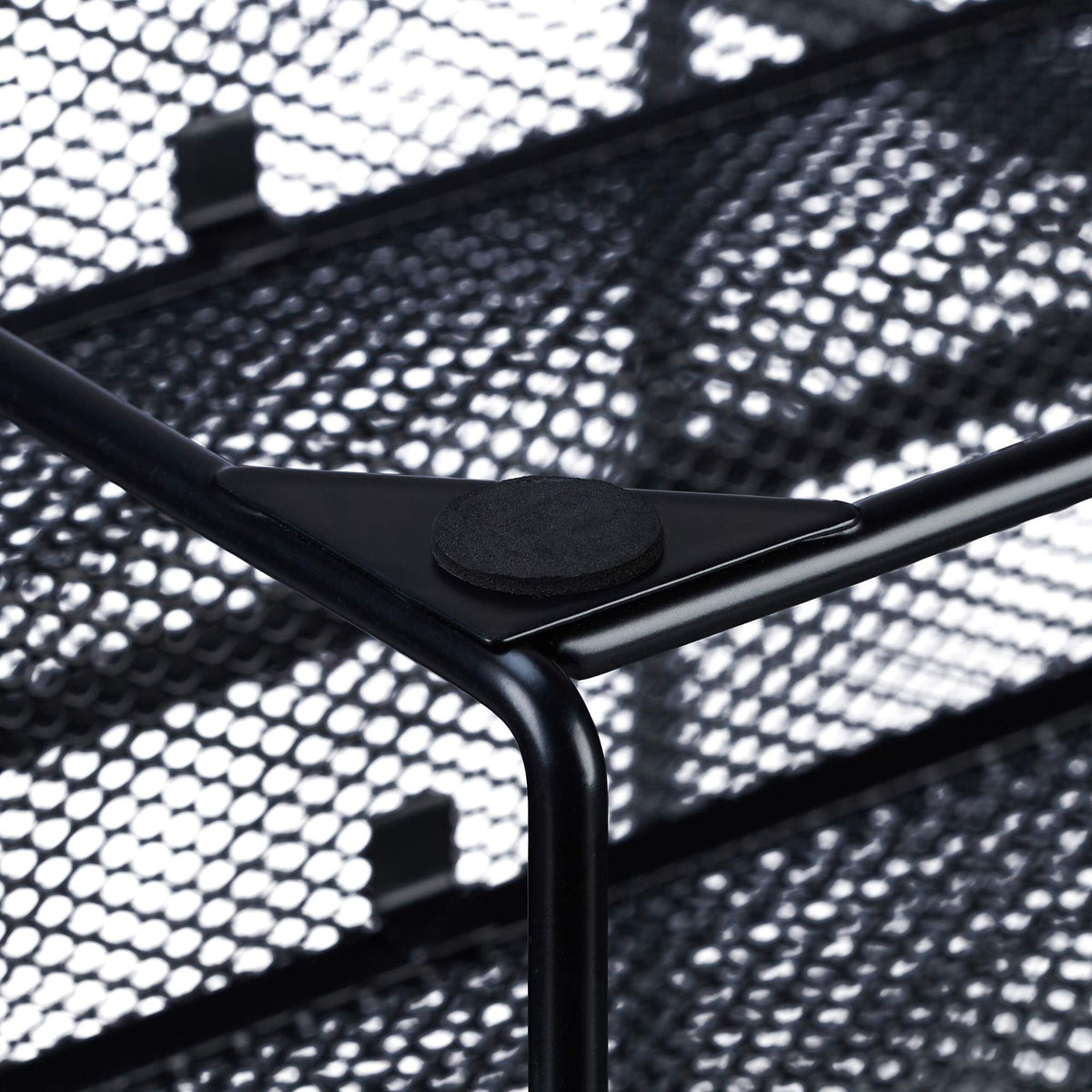 Metal magazine rack with 4 compartments