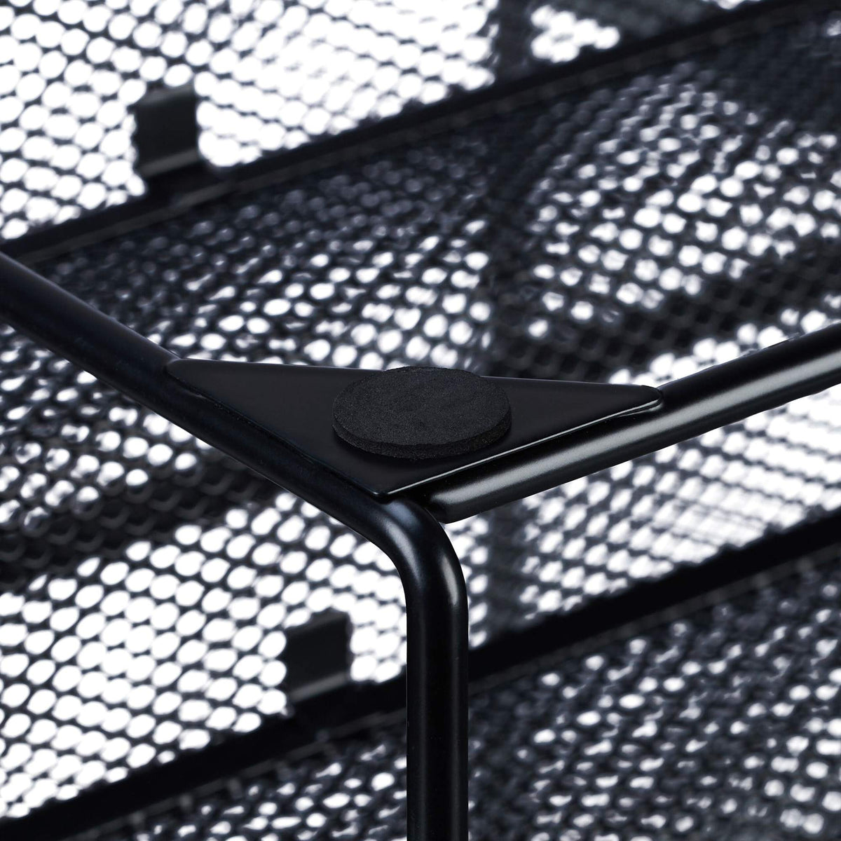 Metal magazine rack with 4 compartments