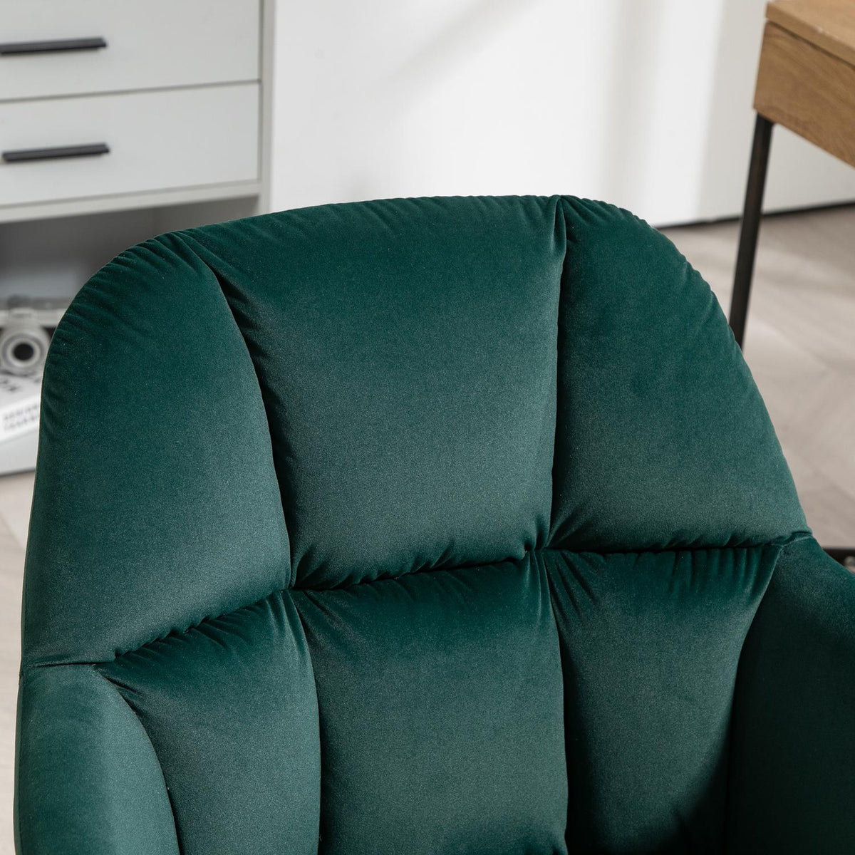 Modern office chair, height-adjustable desk chair, swivel chair living room, with armrest, velvet look, up to 120kg, green