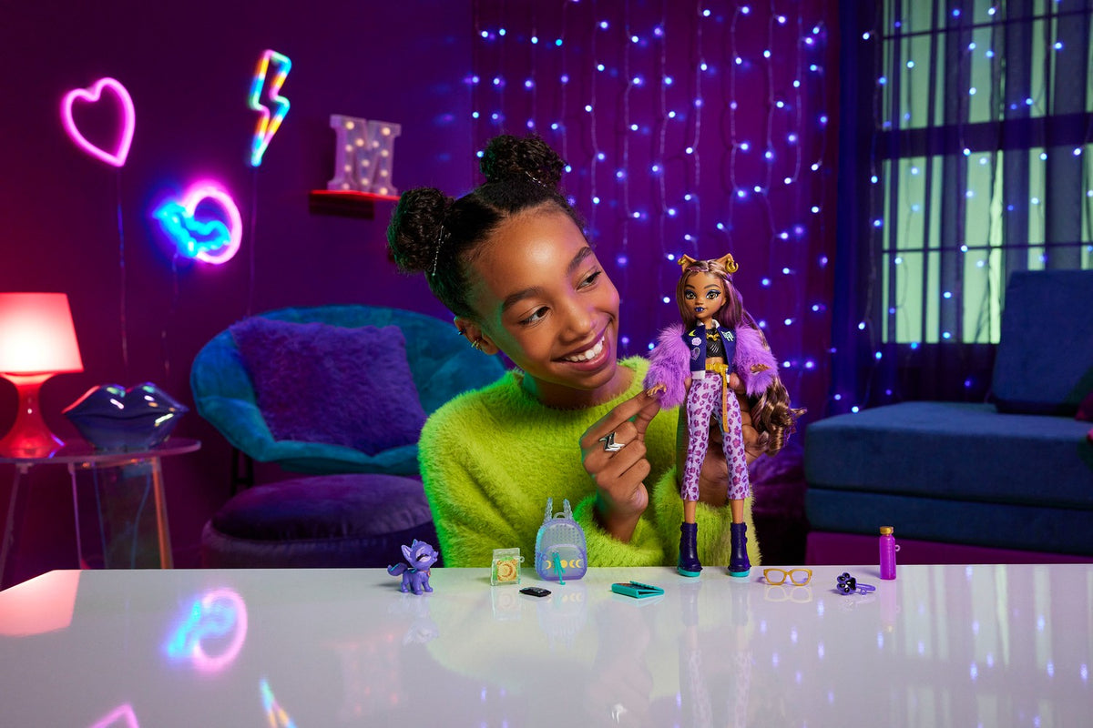 Monster High Clawdeen Doll with Pet & Accessories