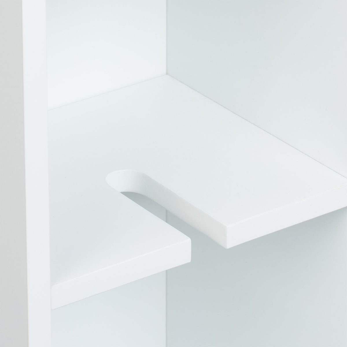 Niche cabinet with wheels