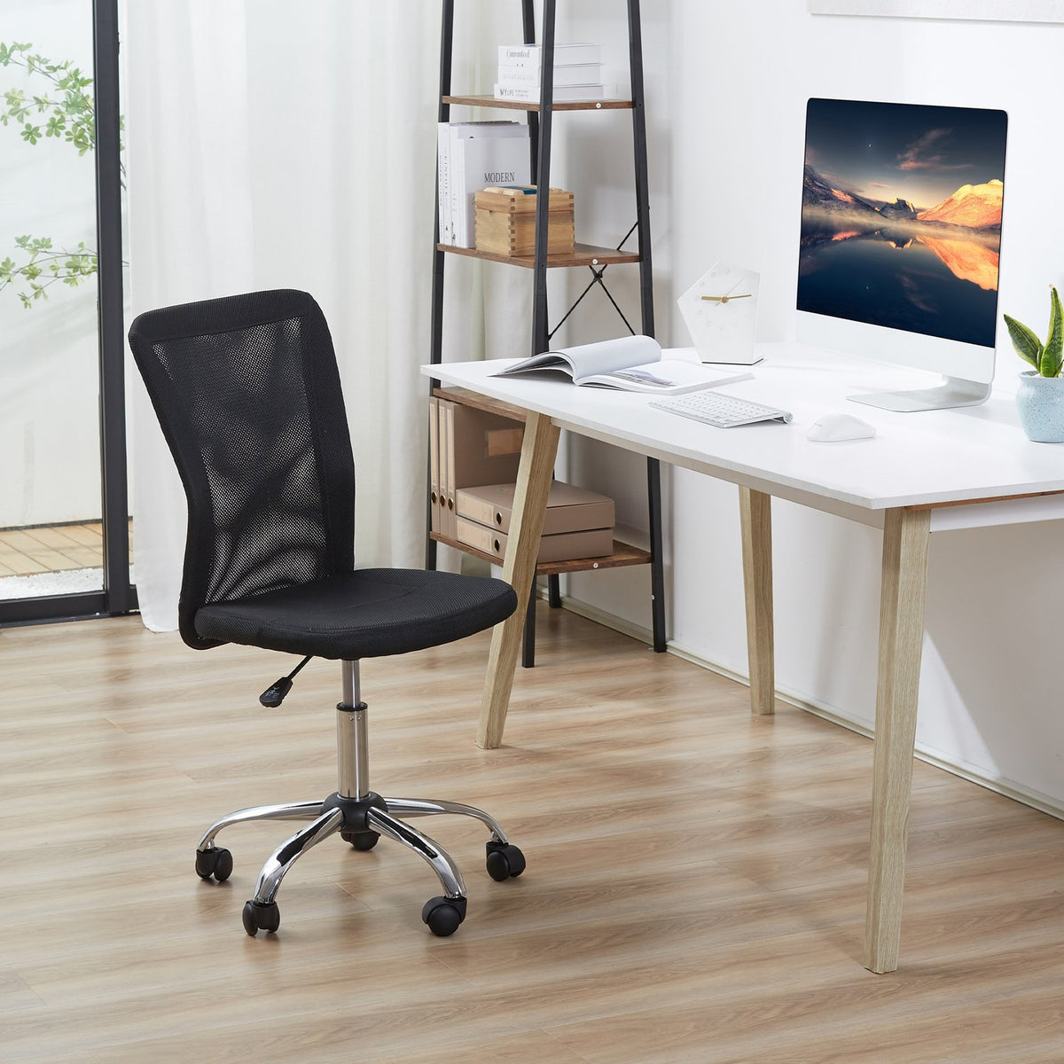 Office Chair Ergonomic, Height-Adjustable Desk Chair, 360° With Breathable Backrest, Load Capacity Up To 100 Kg, Black