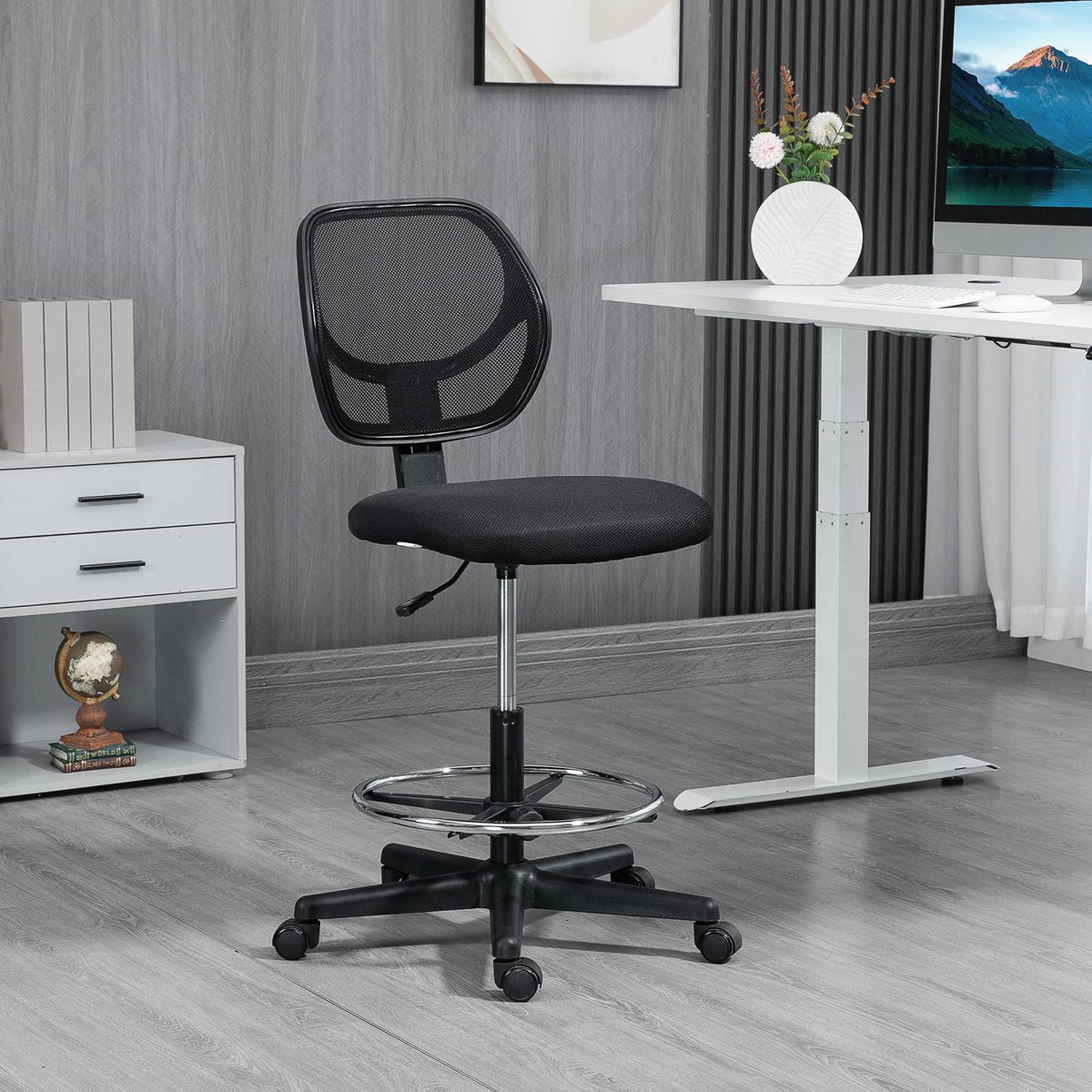 Office Chair Ergonomic Swivel Chair With Adjustable Foot Ring, Height Adjustable 93-113Cm, Wheels, Black