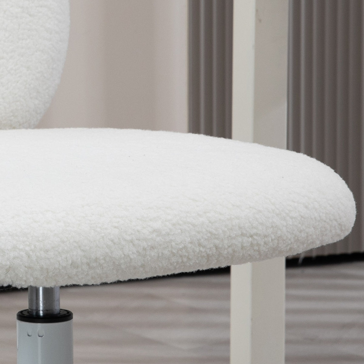 Office Chair, Height-Adjustable Desk Chair, Swivel Chair, Work Chair, Computer Chair For Living Room, Load Capacity Up To 120 Kg, Teddy Fleece