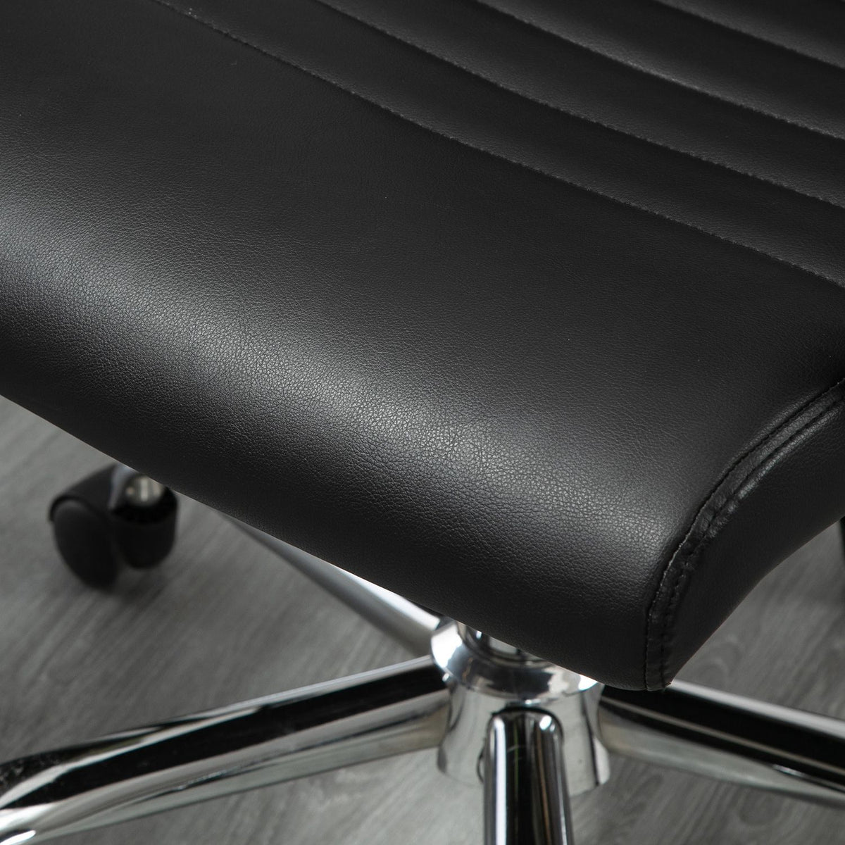Office chair ergonomic executive chair with rocker function, height adjustable, upholstered in faux leather and foam, black
