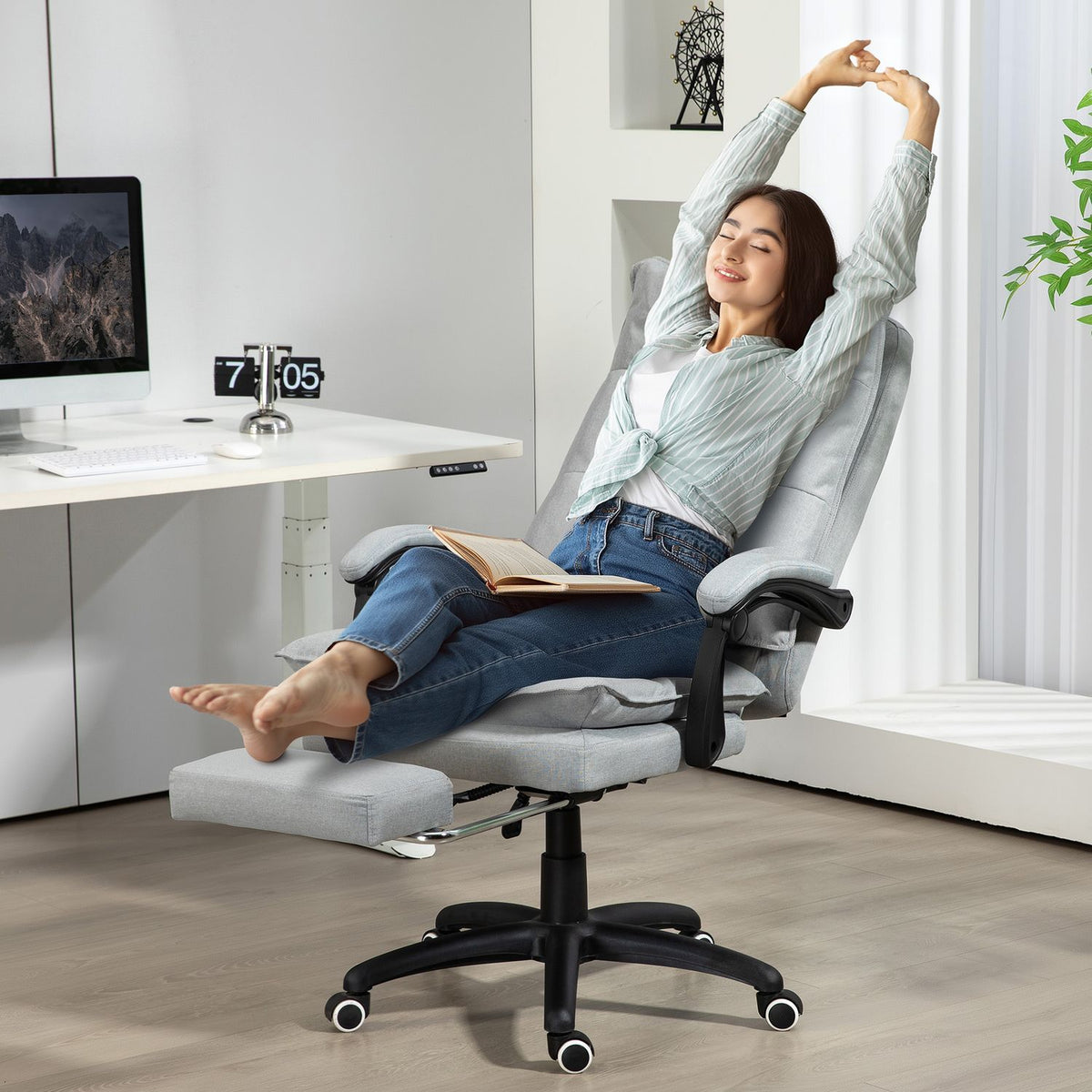 Office chair with massage function, ergonomic desk chair with reclining and swiveling function, height-adjustable computer chair with footrest, remote control and timer, light gray