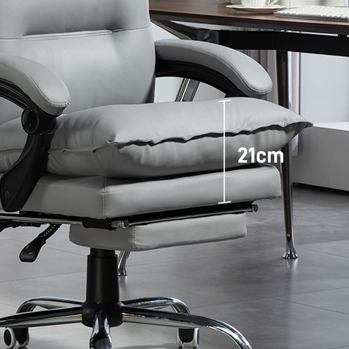 Office chair with reclining function, ergonomic desk chair, height-adjustable swivel chair with footrest, padded, can hold up to 135 kg, for office, study, light gray