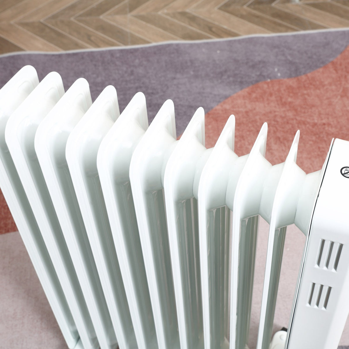 Oil Radiator Portable Electric Radiator 2290-2720W 3 Heat Settings 24-Hour Timing Electric Heater 11 Heating Plates With 4 Rollers White Steel