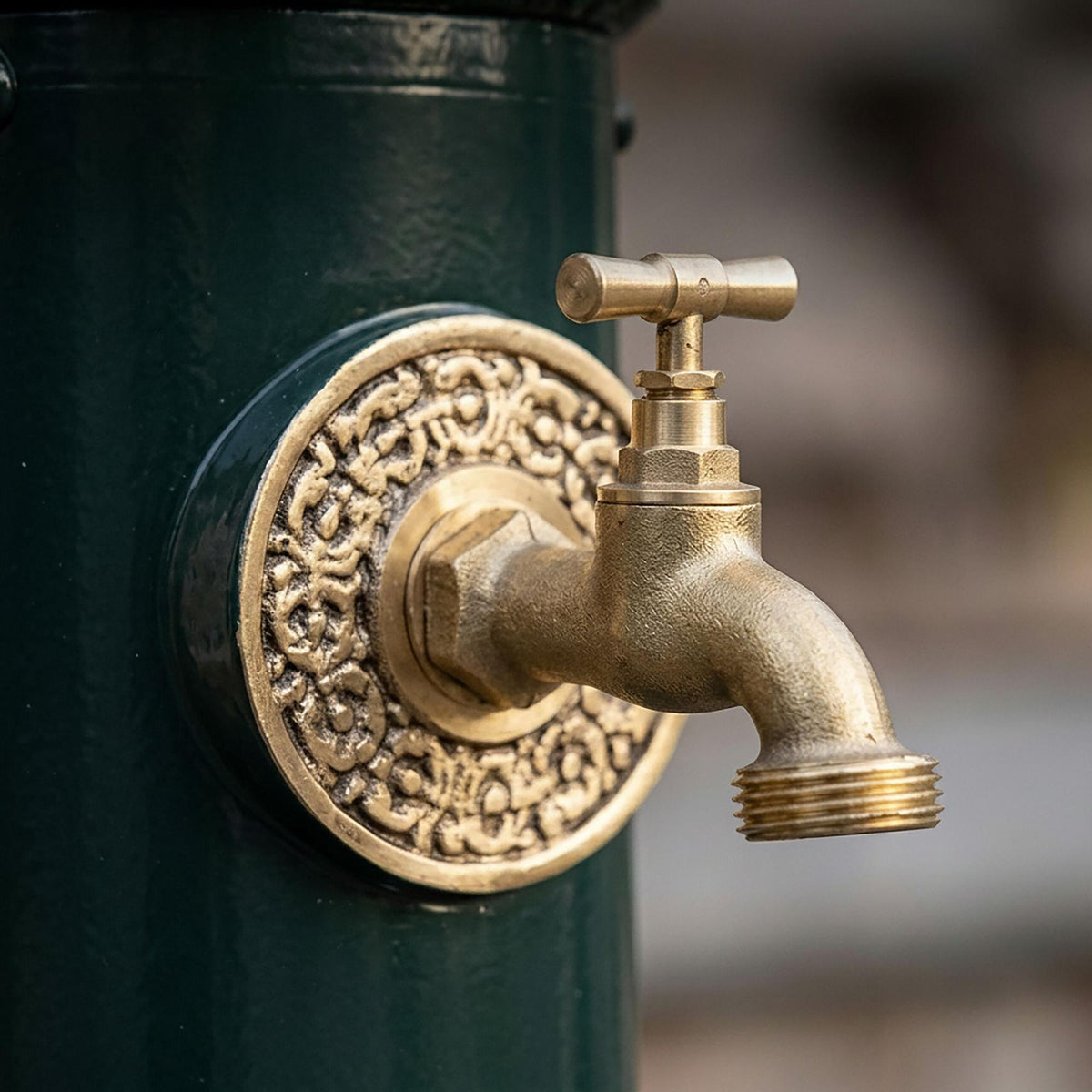 Outdoor Cast Aluminium Water Fountain Column, Green
