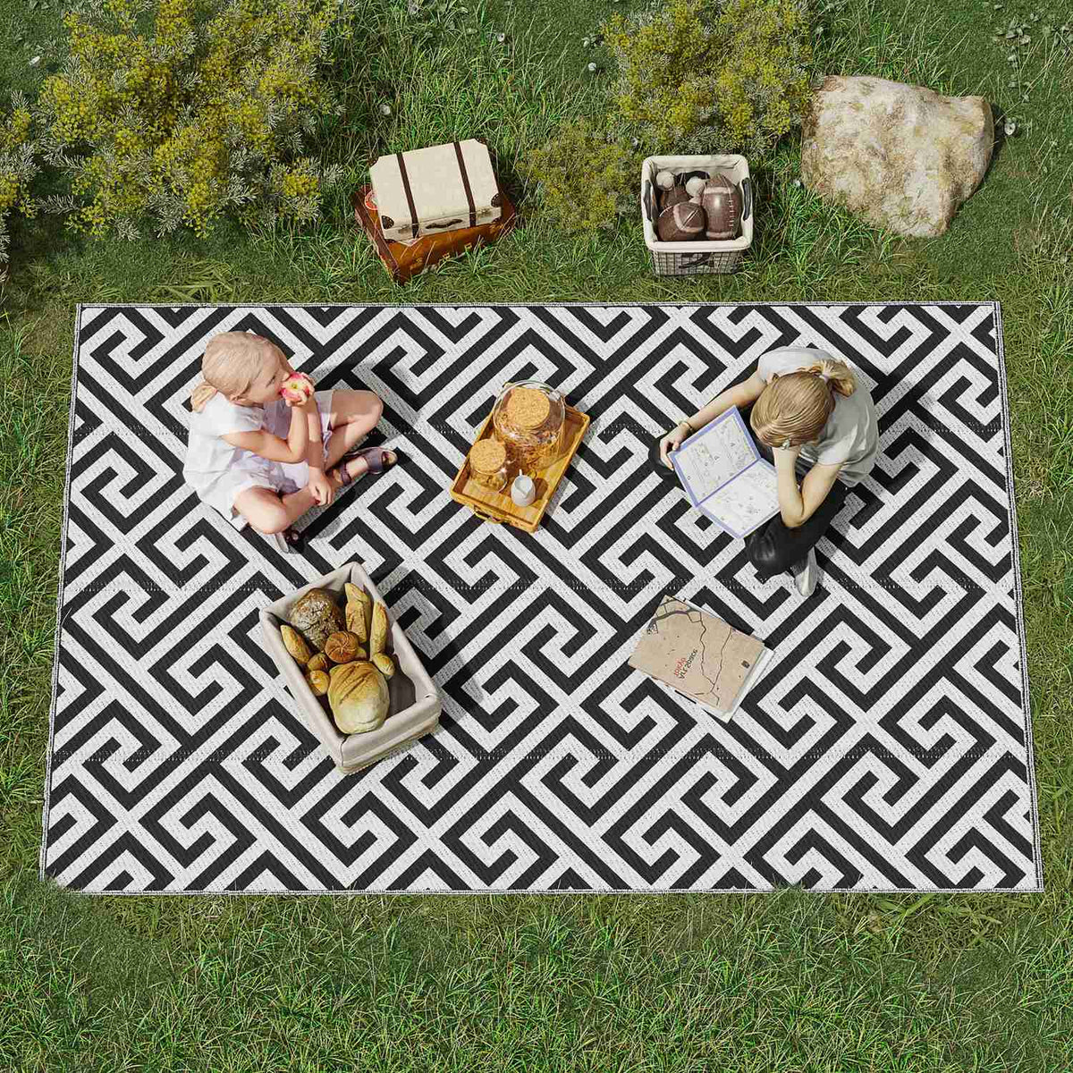 Outdoor carpet plastic carpet double-sided design water-repellent for patio balcony black white 152 x 243 cm
