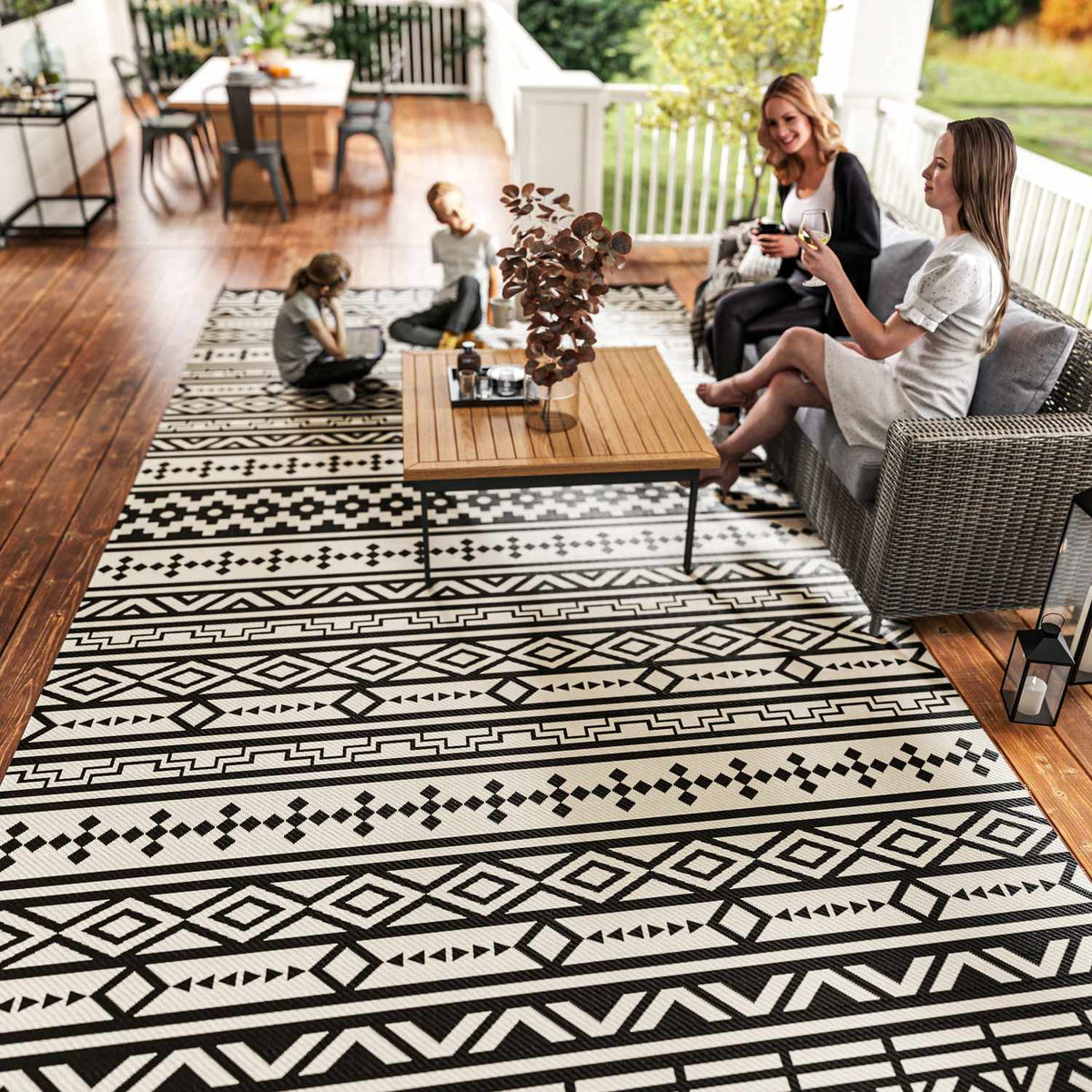 Outdoor carpet, robust weatherproof outdoor carpet, foldable carpet with boho style, outdoor carpet for living room, balcony, garden, terrace, bathroom, hallway, kitchen, 548 x 274 cm black + white