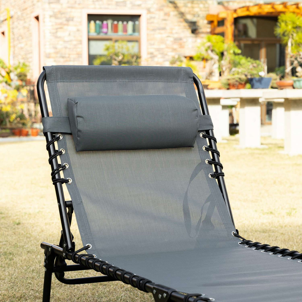Outsuuny folding sun lounger garden lounger with pillow, side pocket, deck chair with 5-way adjustable backrest, weatherproof camping lounger can hold up to 120 kg, for garden beach pool, gray