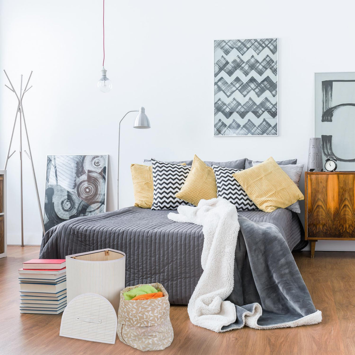 Oval laundry basket