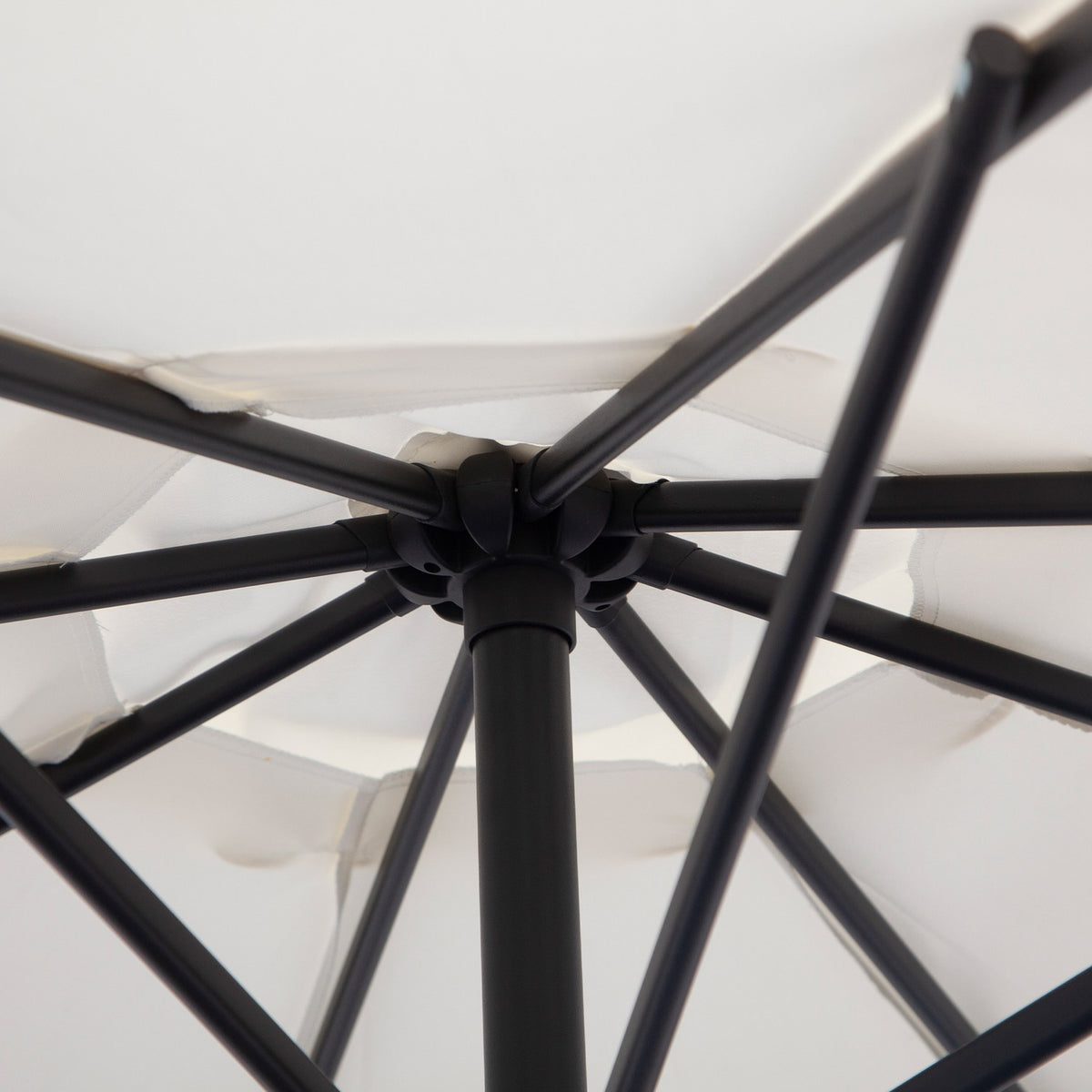 Parasol Cantilever Parasol With Crank, Steel Frame & Polyester Fabric, Cream, Ø3X2.5M