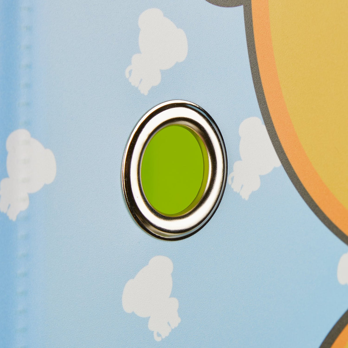 Plug-in system for children's shelf