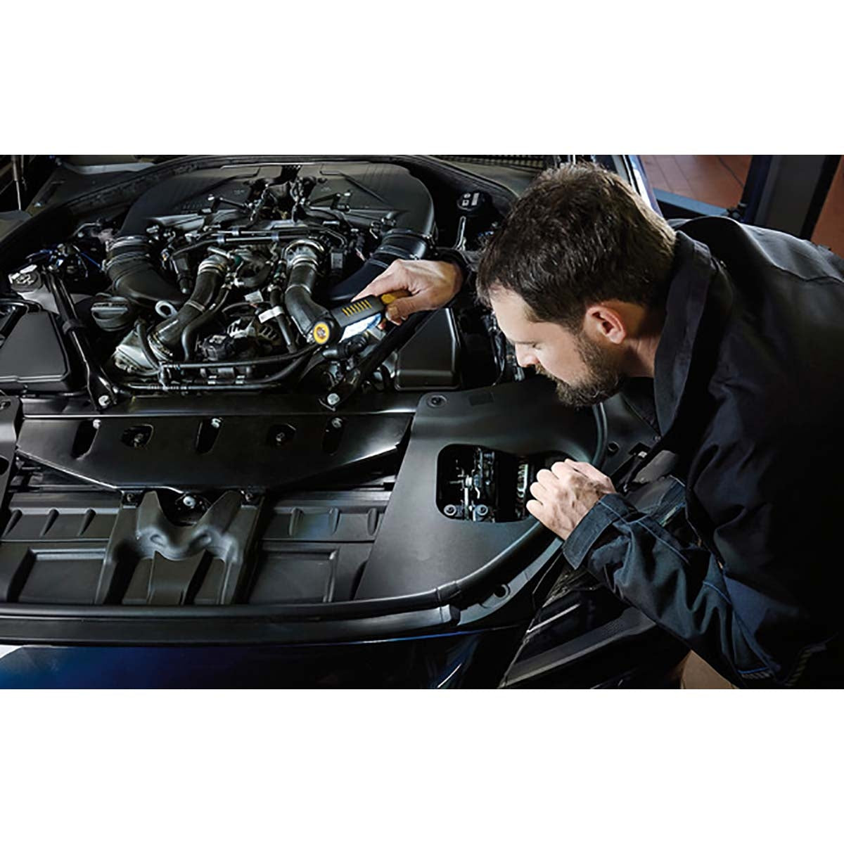 Portable inspection LED lamp with 8 + 1 bright SMD LEDs (battery-powered, burning time max. 10 hours, rotatable hook, magnet)