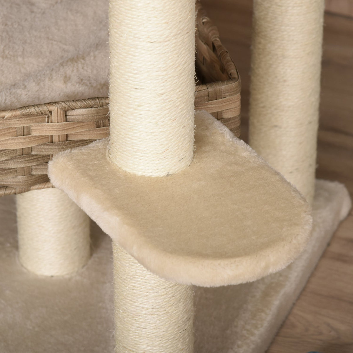 Rattan Scratching Post Climbing Tree Cat With Cat Cave Multi-Tier Cat Tree E1 Mdf Sisal Beige+Brown 55 X 55 X 174 Cm
