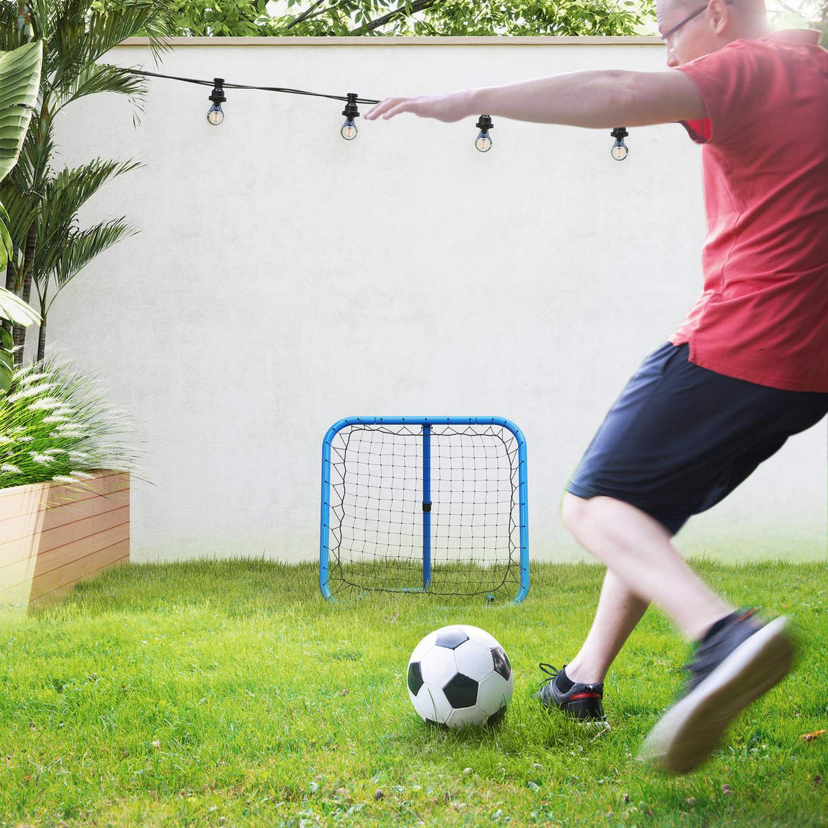 Rebounder for Football, Foldable Football Rebounder 63 x 63 cm Adjustable Football Goal Kicker for Baseball Basketball, Metal, Blue