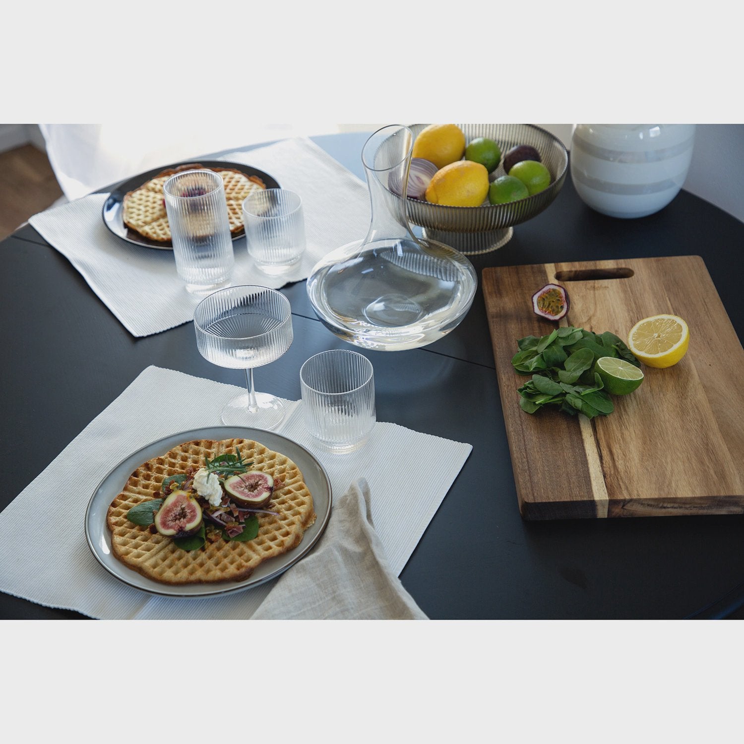 Ribbed Glass Cake Stand, Champagne, 26 cm