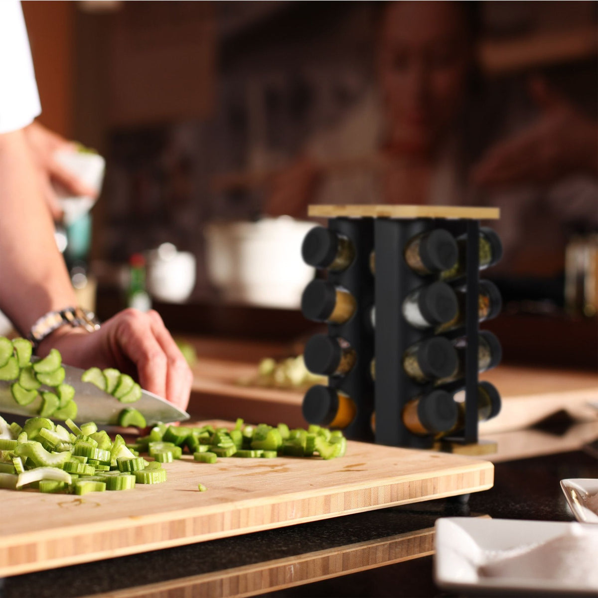Rotating Spice Rack with 16 Jars – Stainless Steel