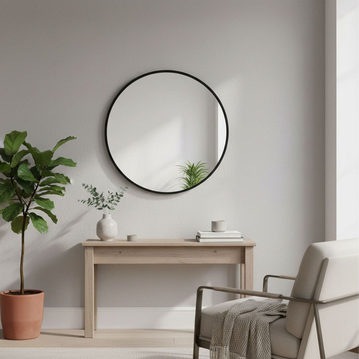 Round Wall Mirror with Metal Frame – Decorative & Functional