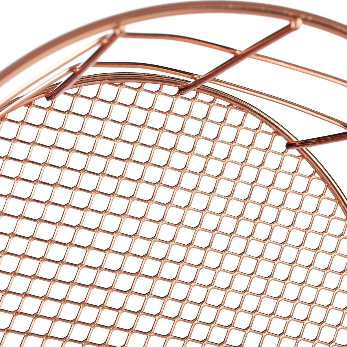 Round basket made of metal wire