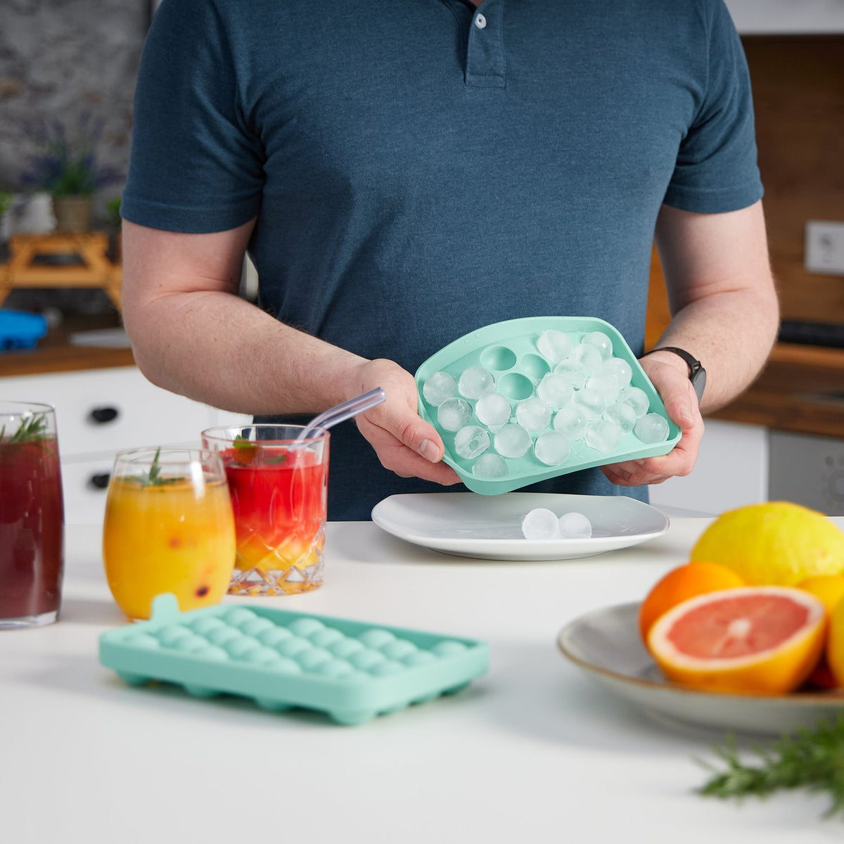 Round silicone ice cube mold, set of 4
