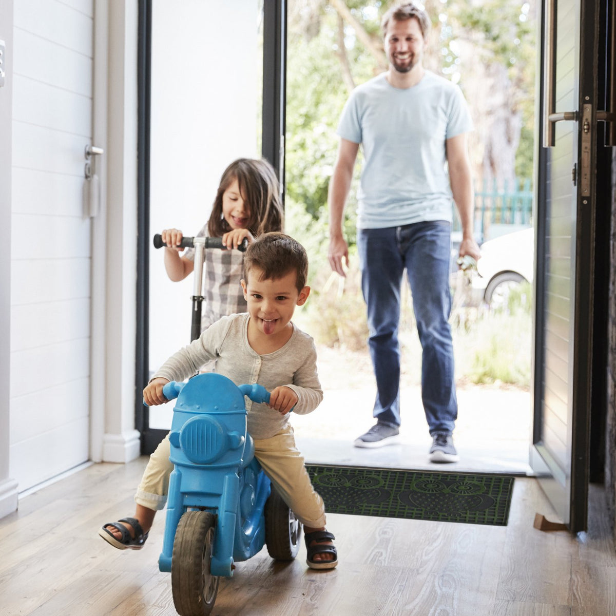 Rubber door mat with owls
