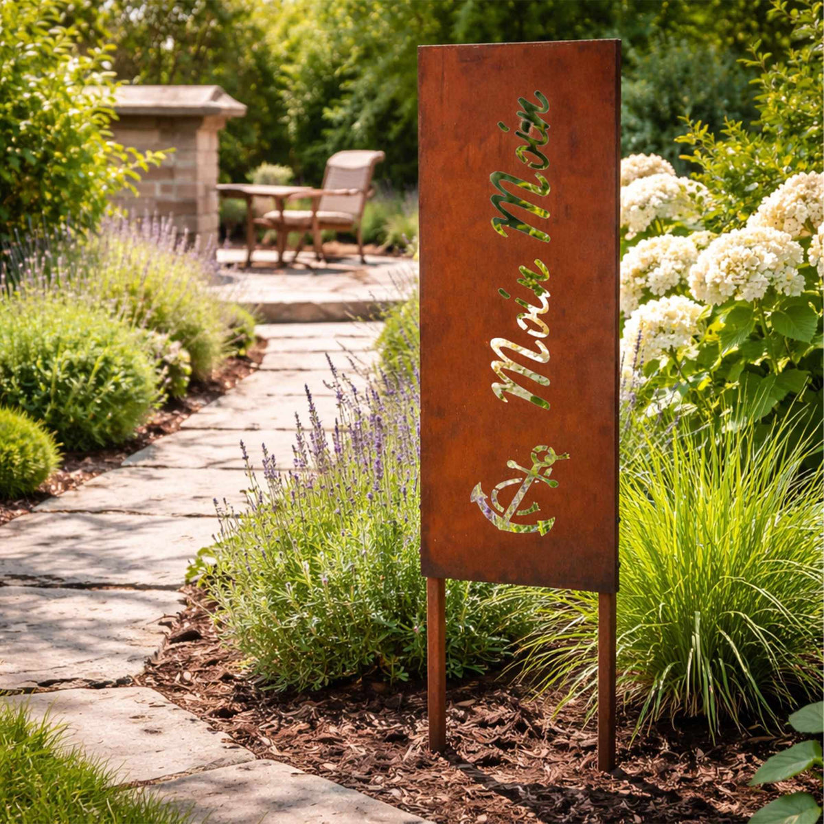 Rust-Patina Decorative Garden Stake – Weatherproof Ornament