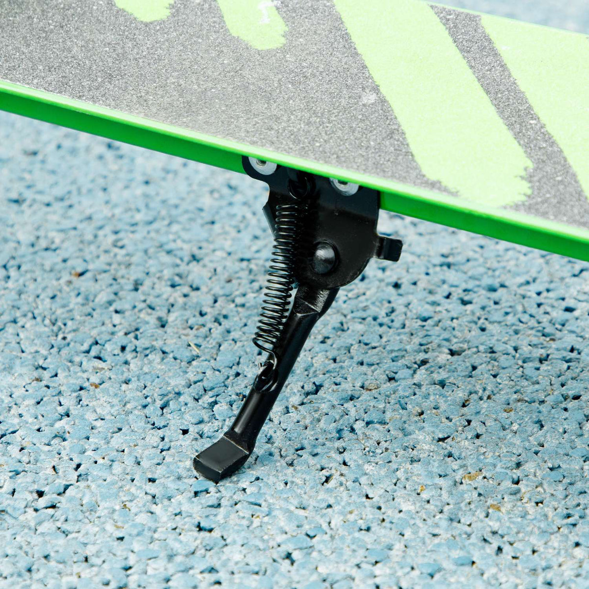Scooter Children's Foldable Children's Scooter with Adjustable Handlebar Height, 2 Luminous Wheels, Handbrake & Rear Wheel Brake Kick Scooter for 3-8 Years Children Green