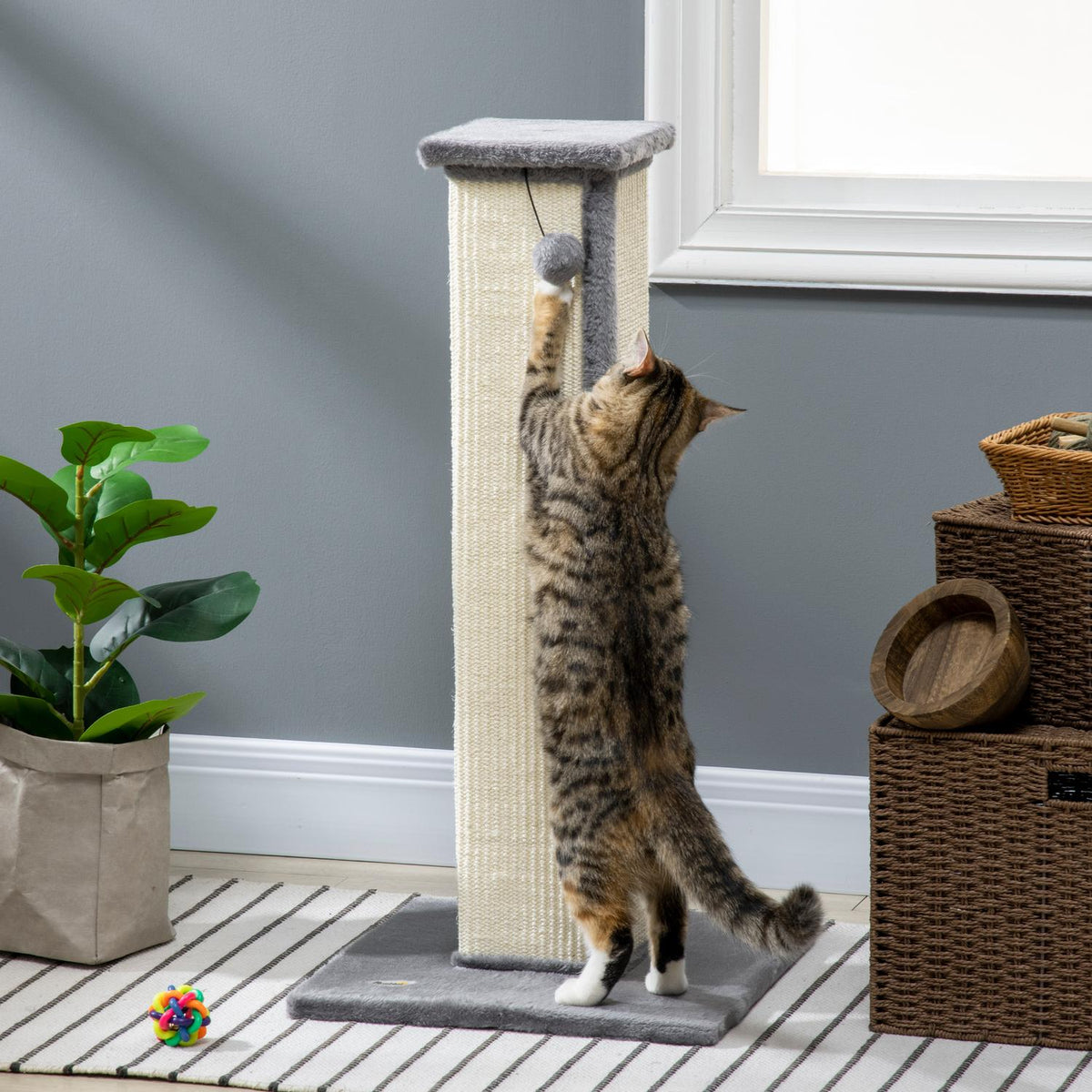 Scratching Post 81Cm High Scratching Post Made Of Sisal With Play Ball, Ideal For Cats Up To 5Kg, Indoor Use, In Gray And Cream