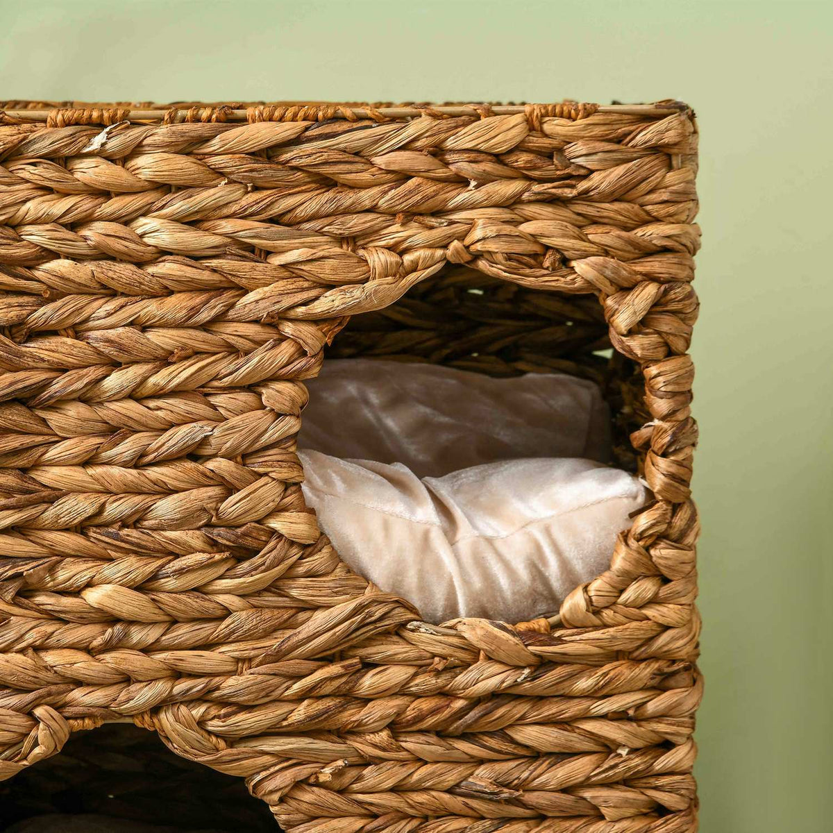 Scratching barrel, 76 cm high cat barrel with 3 caves, washable cushions, scratching post, cat tower made of water hyacinth, light brown