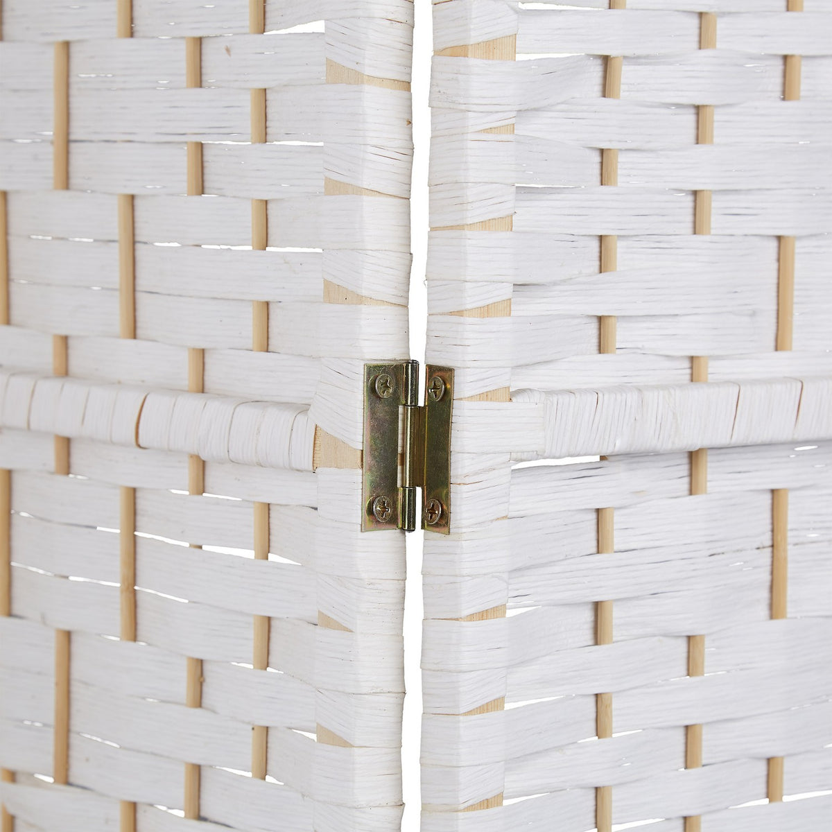 Screen wall with 4 panels